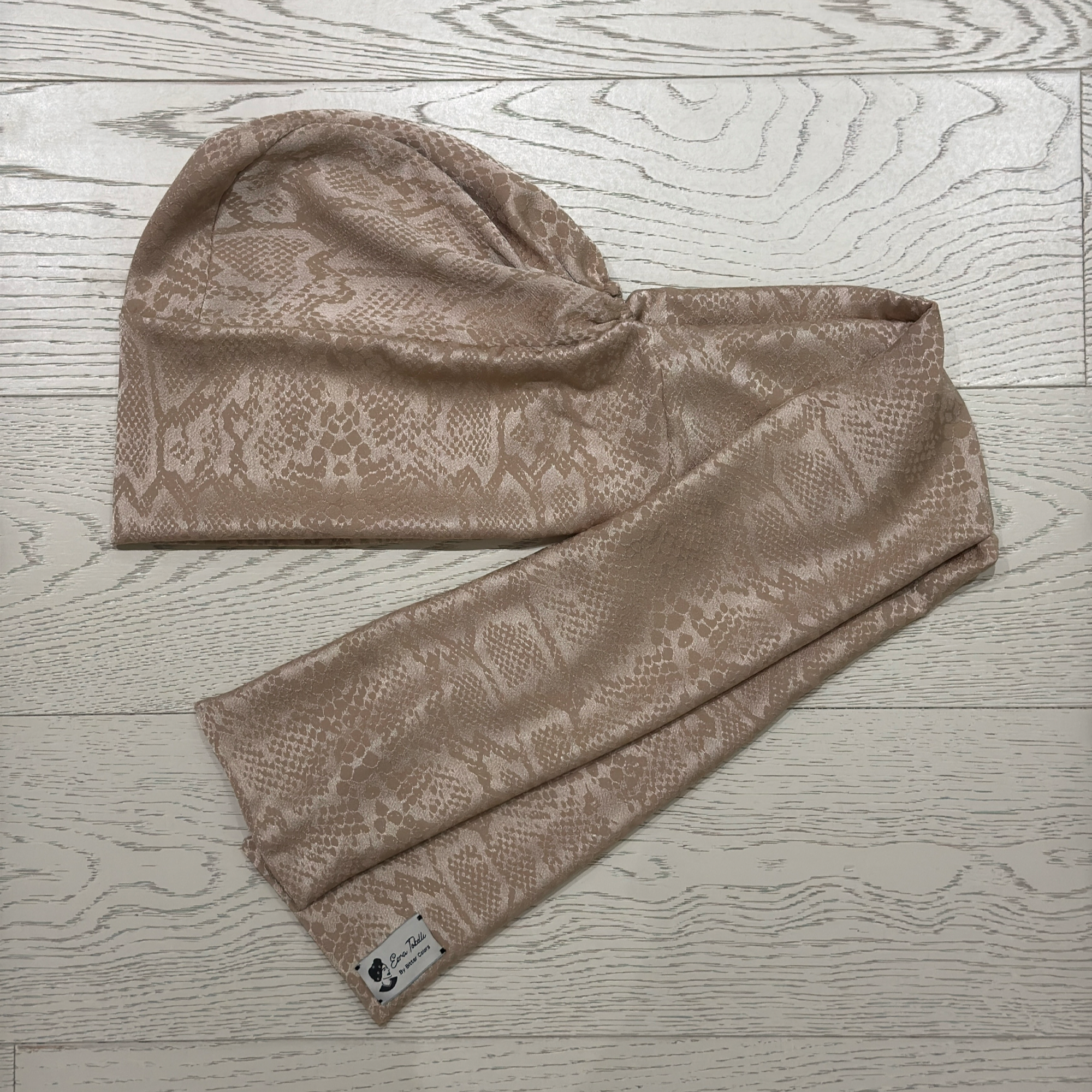 Esra Tokelli Snake Skin Patterned Easy-to-Shape Wire Bonnet - Satin Fabric - Black Color - BitterColors