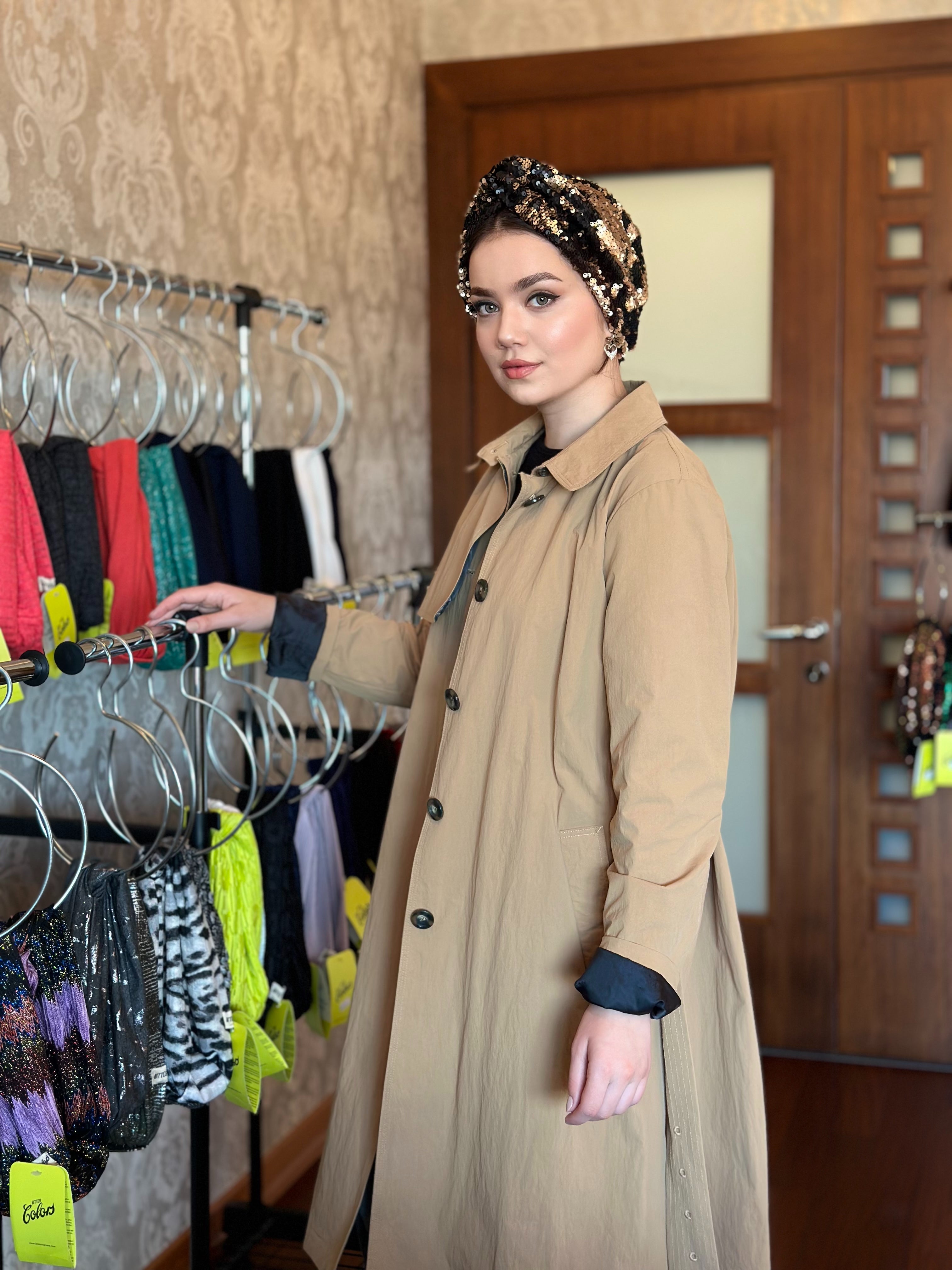 Roma Işıltılı Bone - Çok Renkli Pul Payet Kumaş