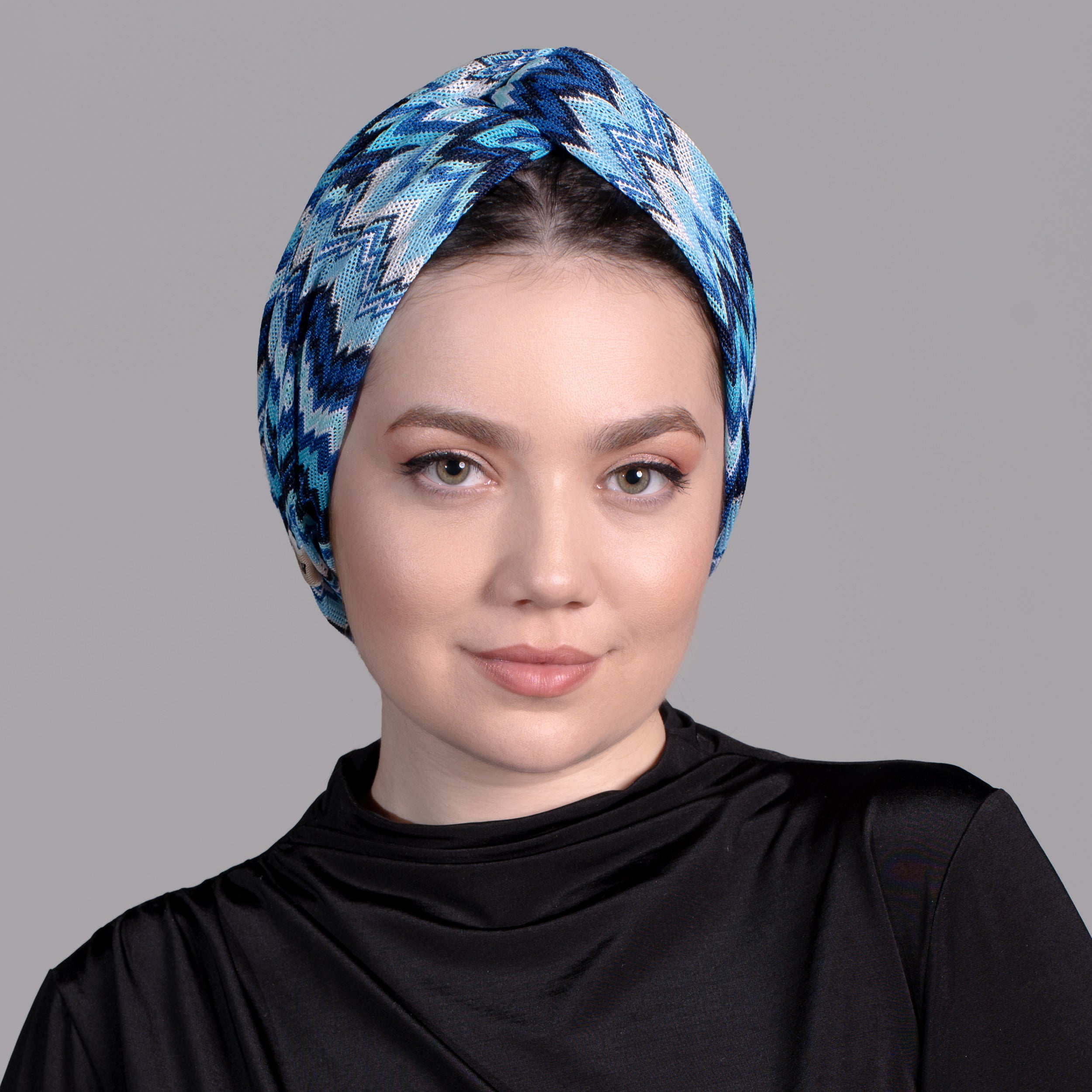 Barcelona Burgulu Bone - Mavi Zikzak Desenli Örme Kumaş