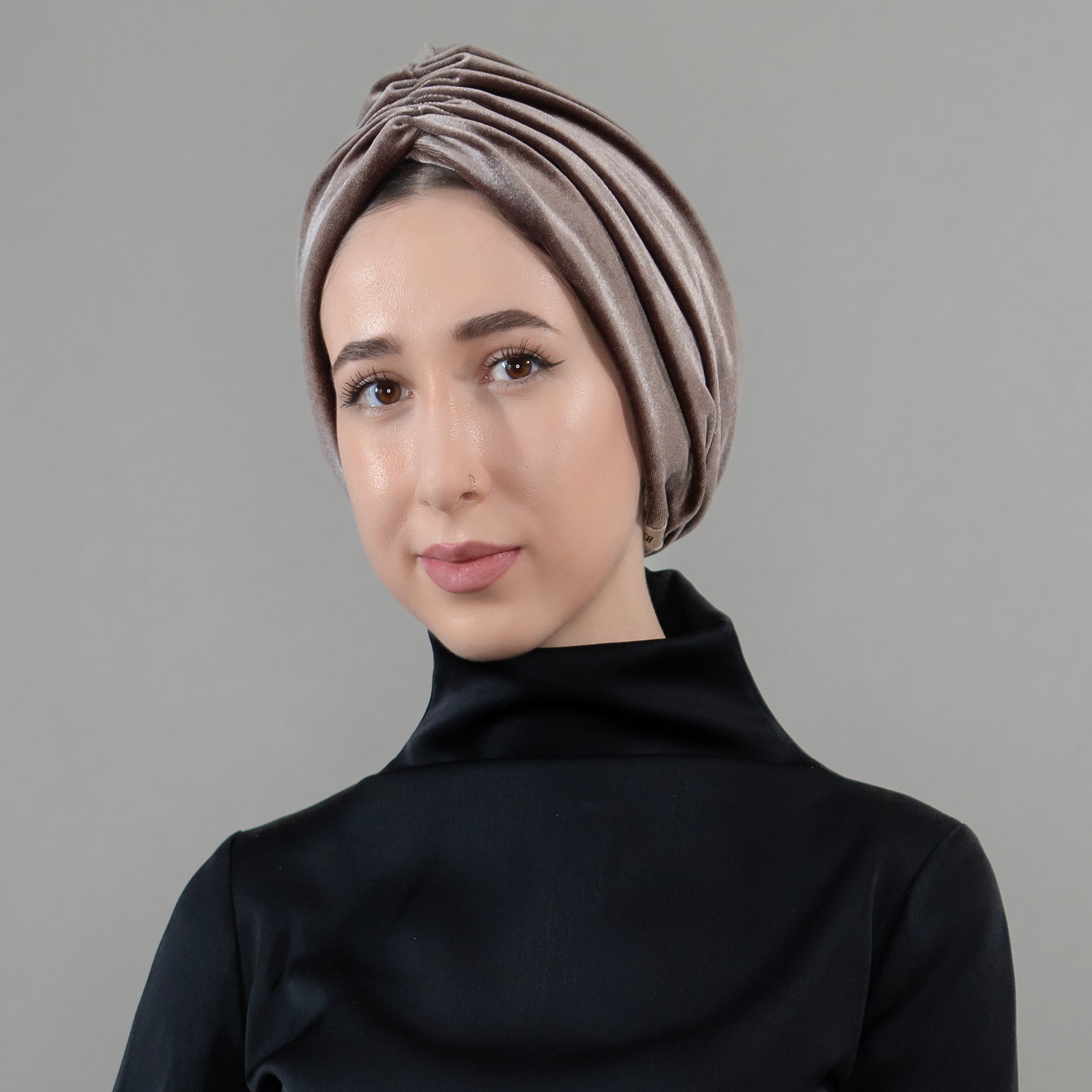 Milano Büzgülü Bone - Kadife Kumaş