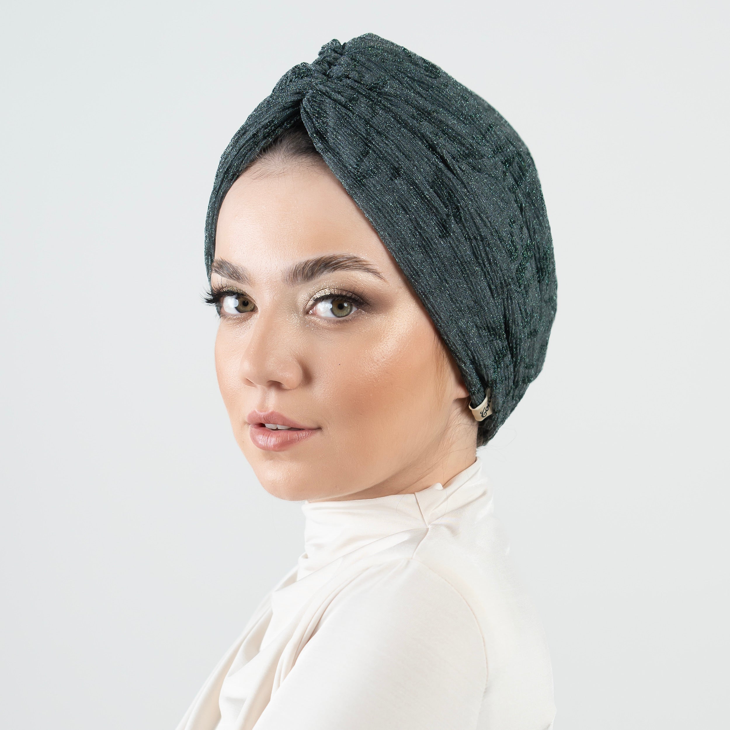 Milano Büzgülü Bone - Simli Esnek Örme Kumaş