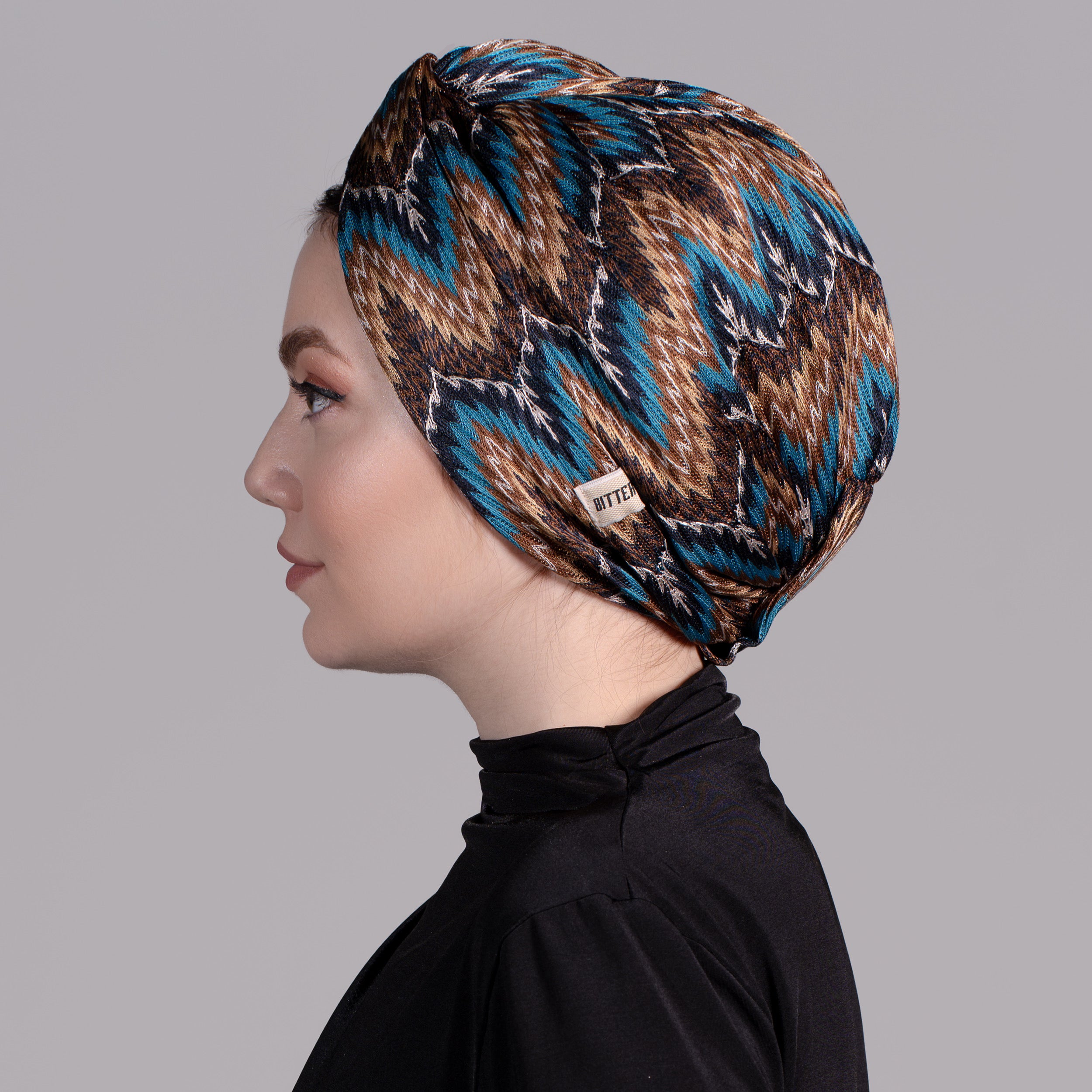 Barcelona Burgulu Bone - Kahve Mavi Zikzak Desenli Örme Kumaş