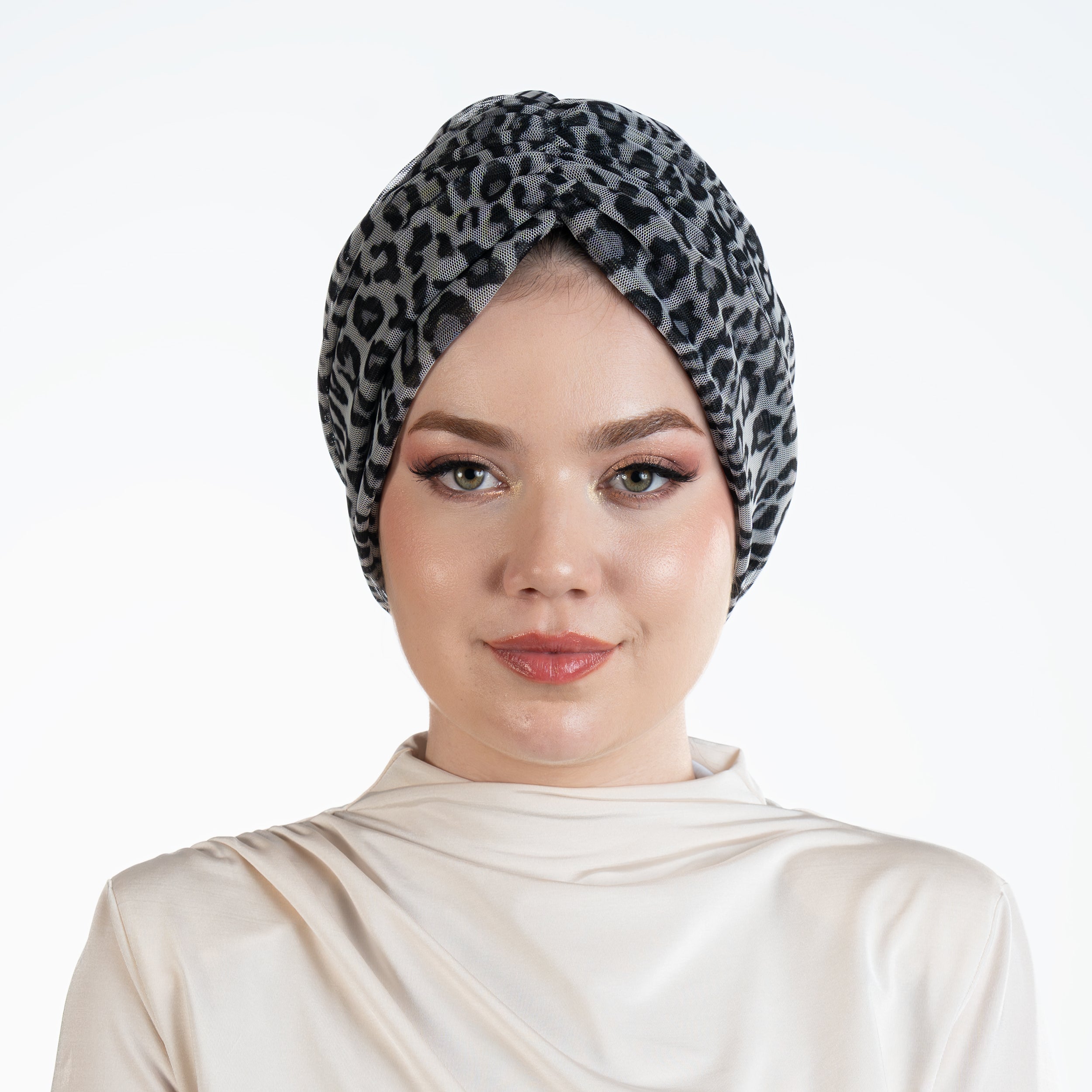 Milano Büzgülü Bone - Leopar Desenli Örme Kumaş