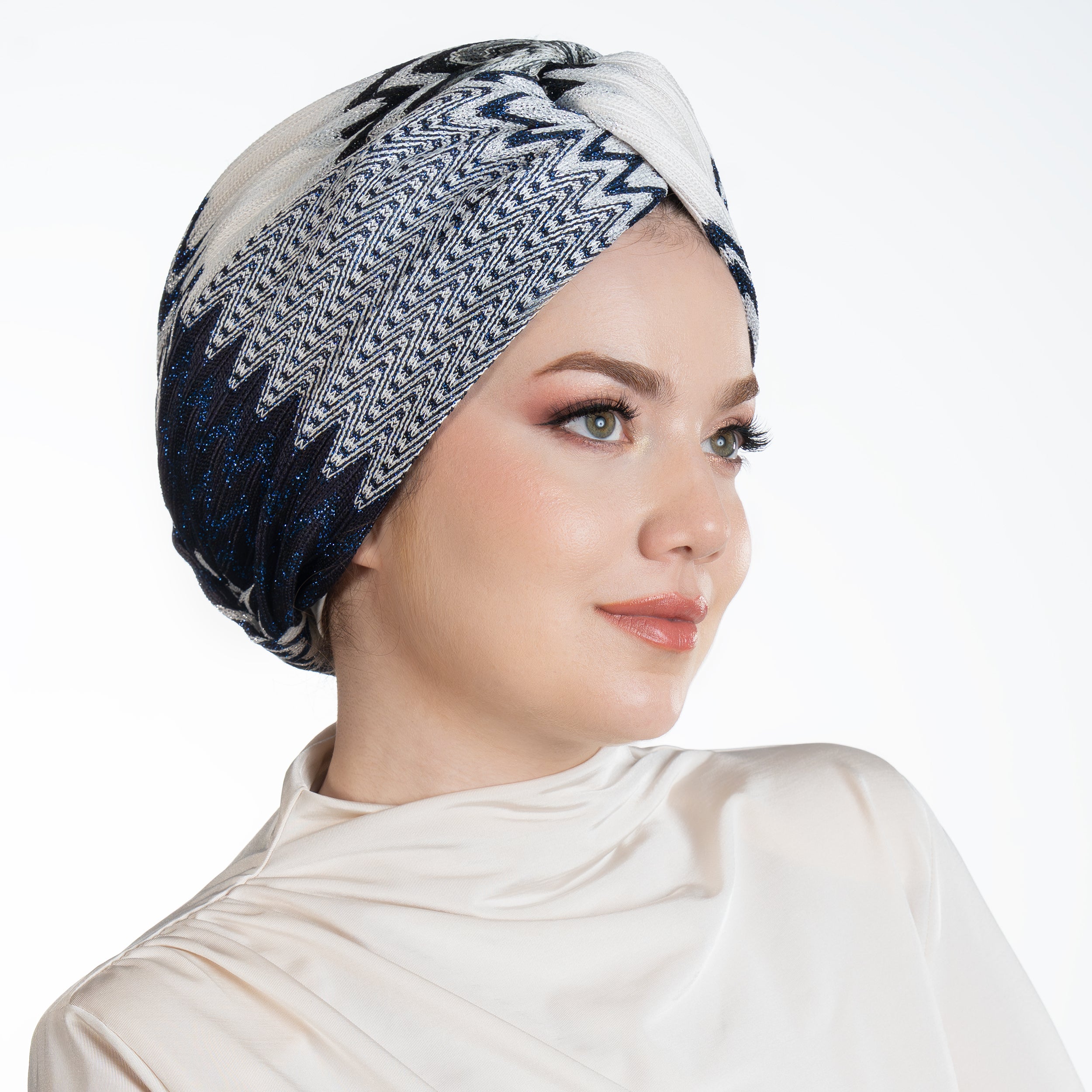 Barcelona Burgulu Bone - Lacivert Beyaz - Zikzak Desenli Hafif Örme Kumaş