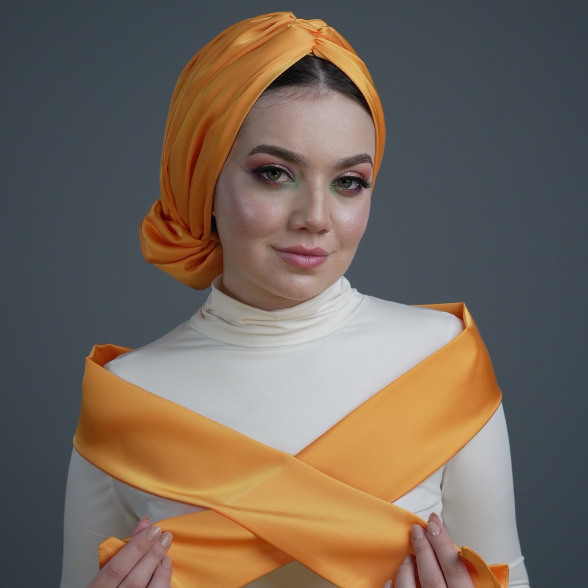 Abu Dabi Topuzlu Bone – Penye Astarlı - Saten Kumaş