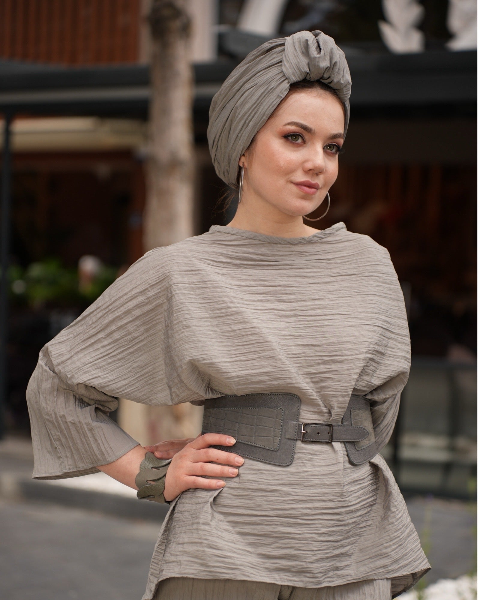 Beyrut Topuzlu Bone - Gri Krinkıl Kumaş