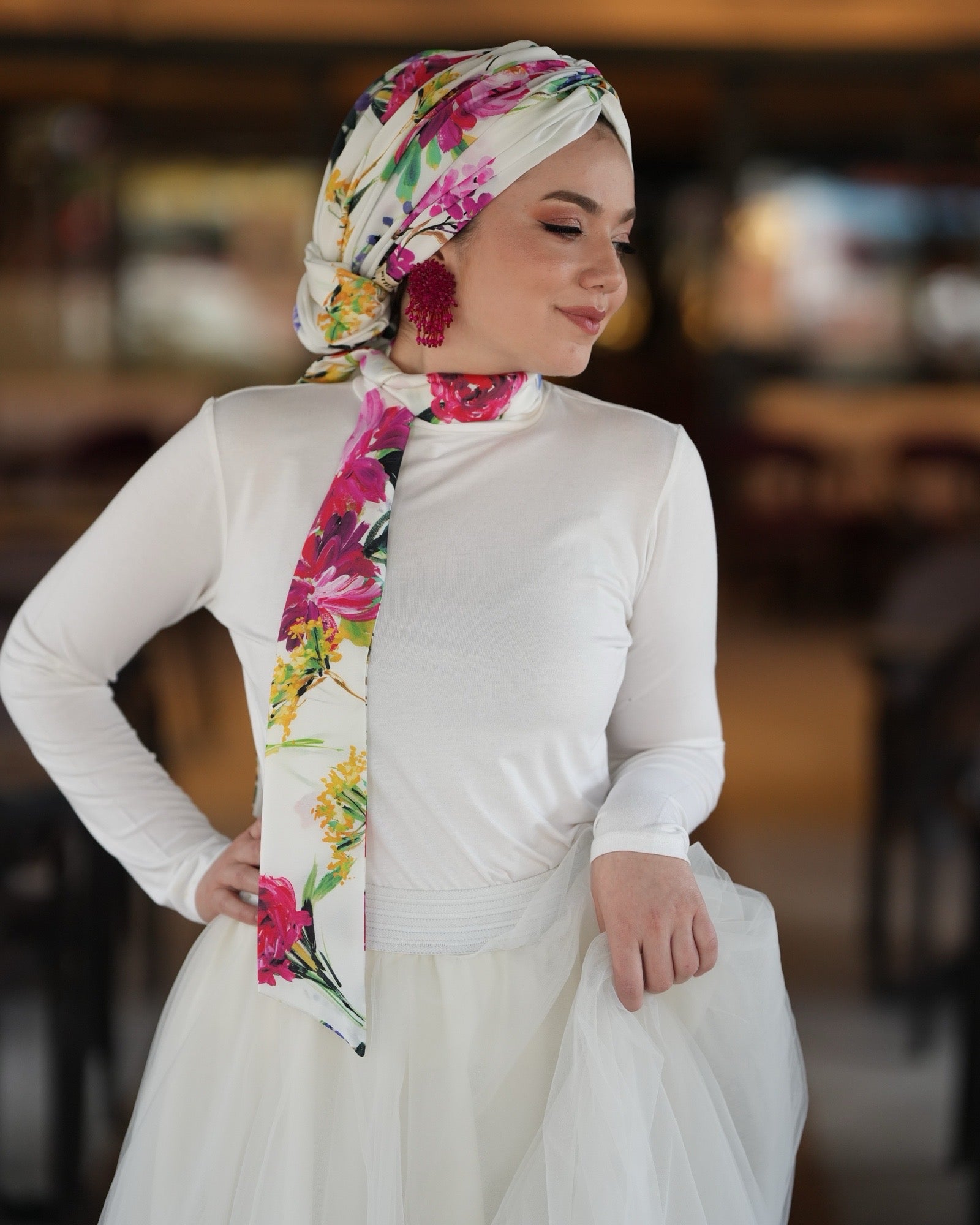 Beyrut Topuzlu Bone – Çiçek Desenli Cupra Kumaş