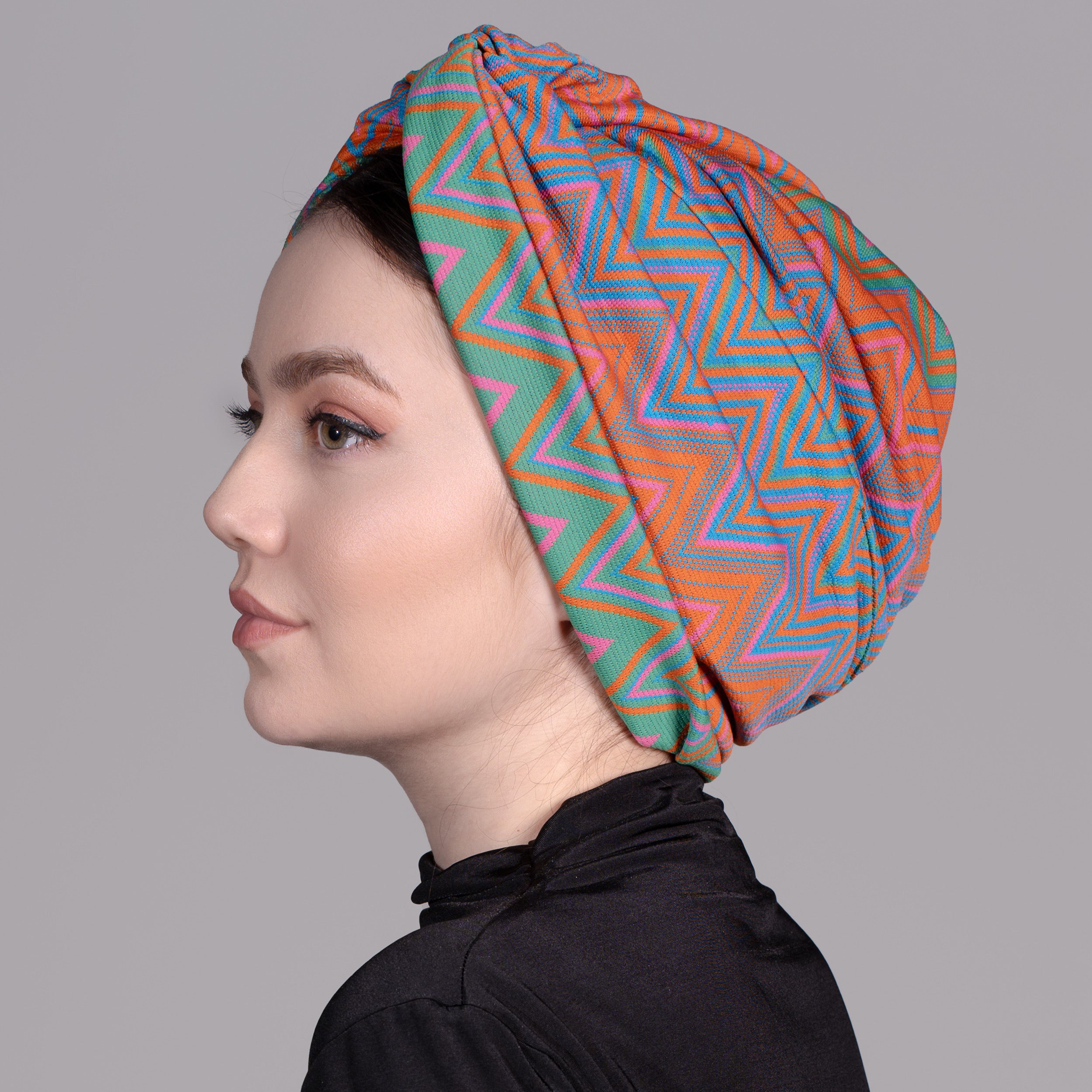 X Burgulu Büzgülü Bone – Zikzak Desenli Örme Kumaş