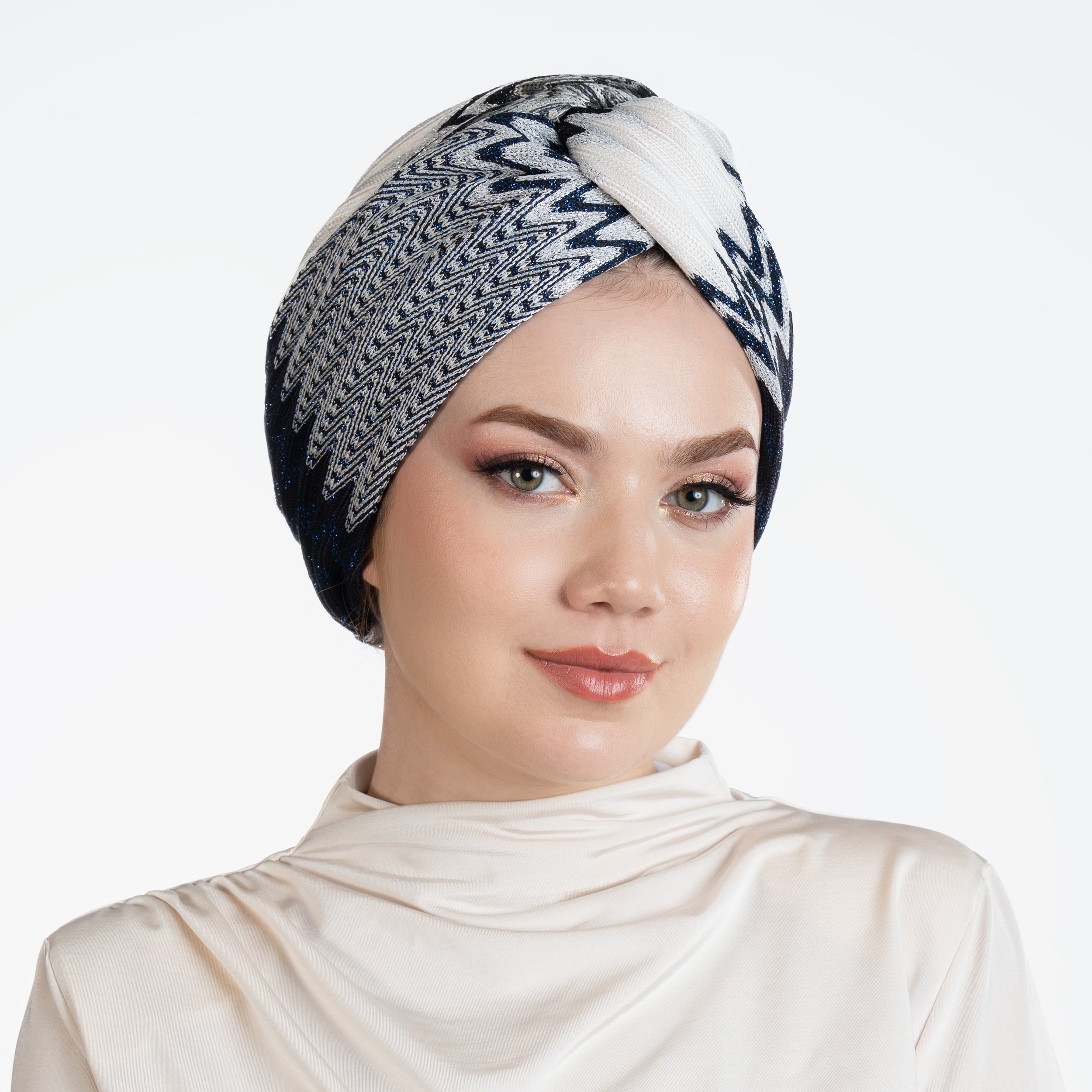 Barcelona Burgulu Bone - Lacivert Beyaz Zikzak Desenli Örme Kumaş