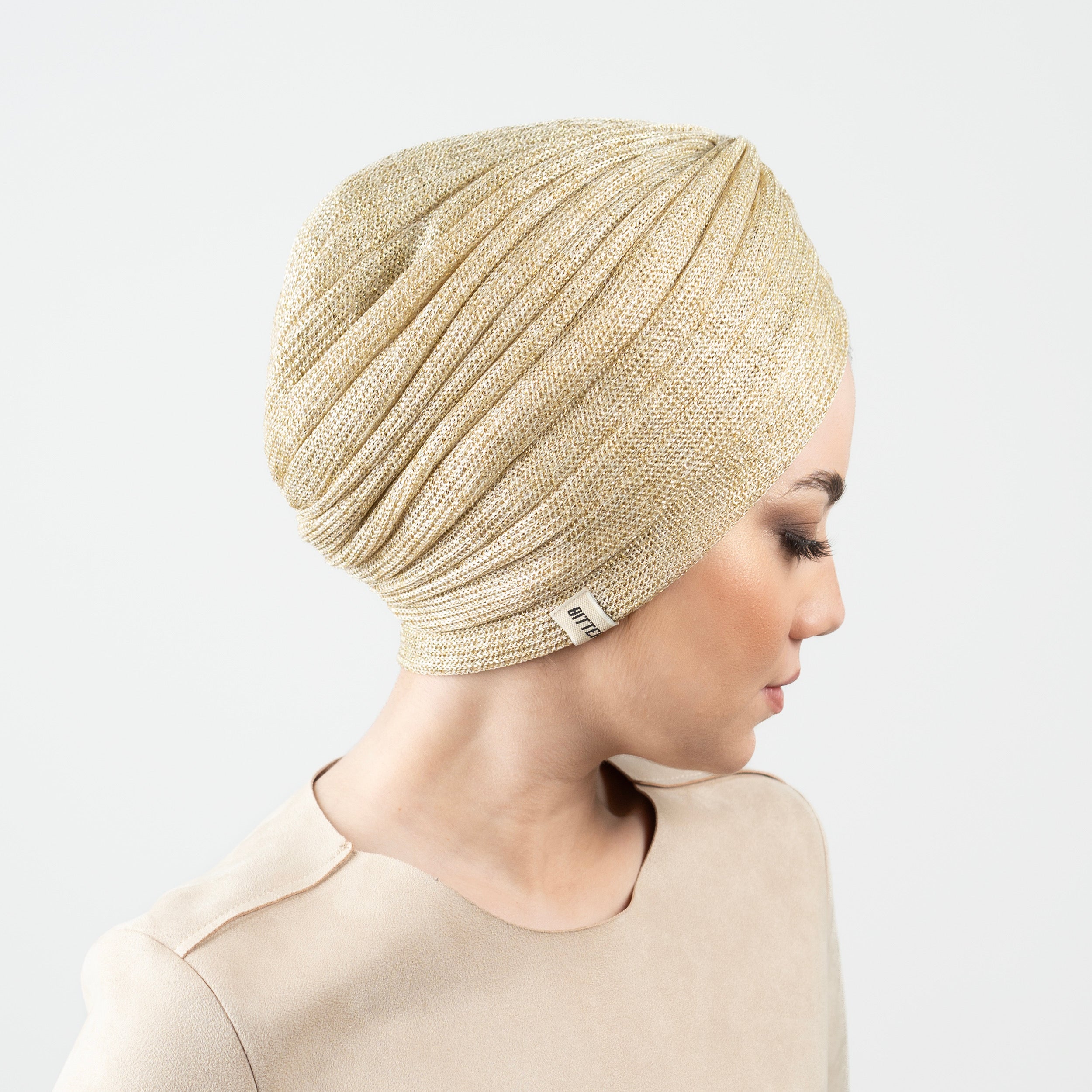 Nero Çapraz Bantlı Nervürlü Bone - Simli Esnek Örme Kumaş