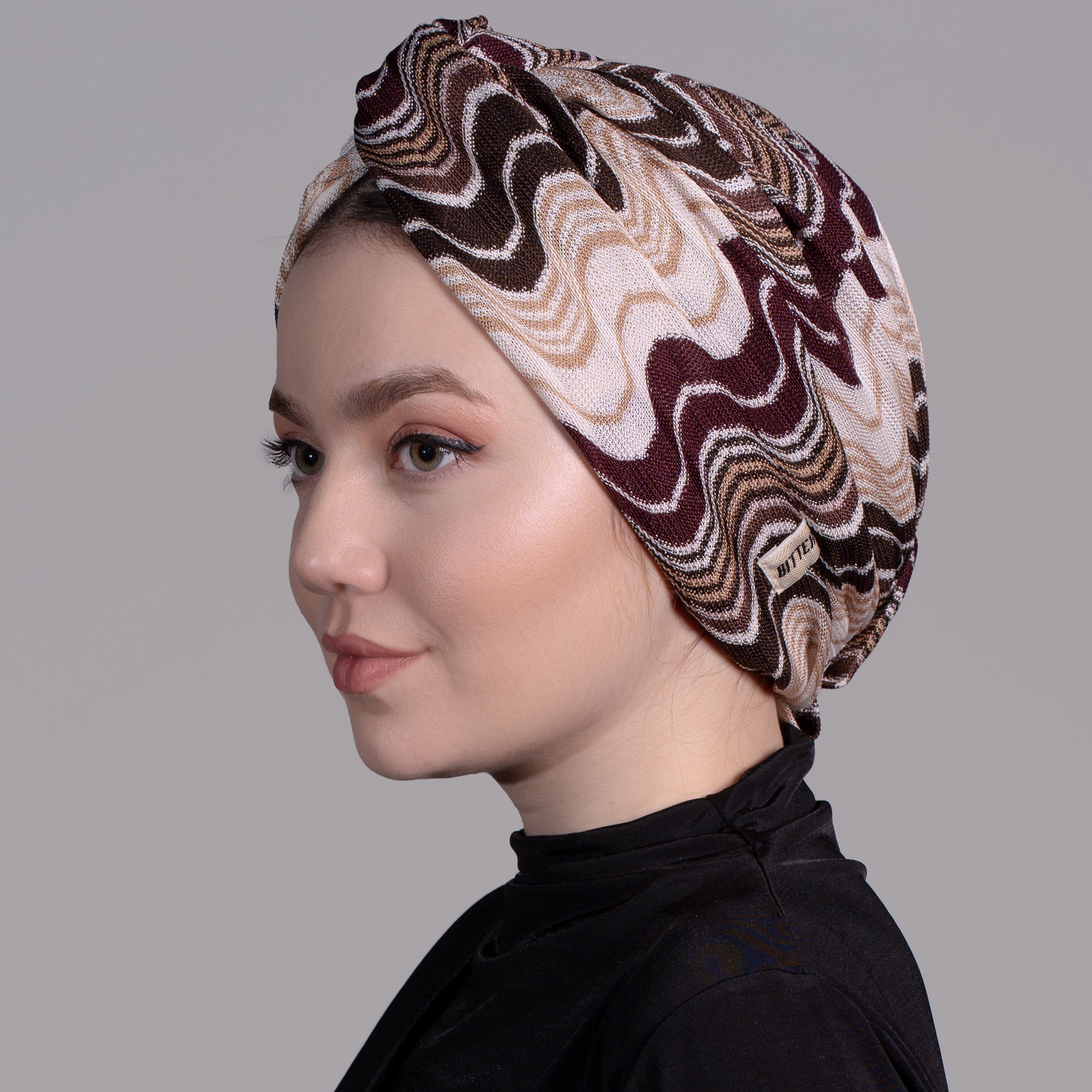 Barcelona Burgulu Bone - Kahve Krem Dalga Desenli Örme Kumaş