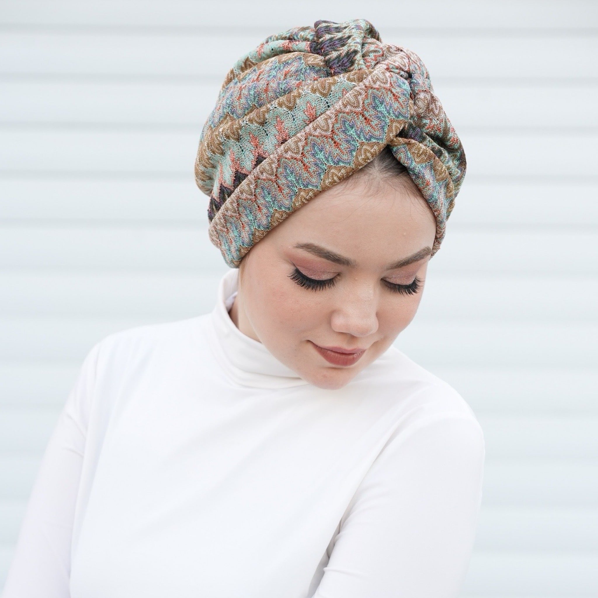 Barcelona Burgulu Bone - Mint Yeşili Zikzak Desenli Örme Kumaş