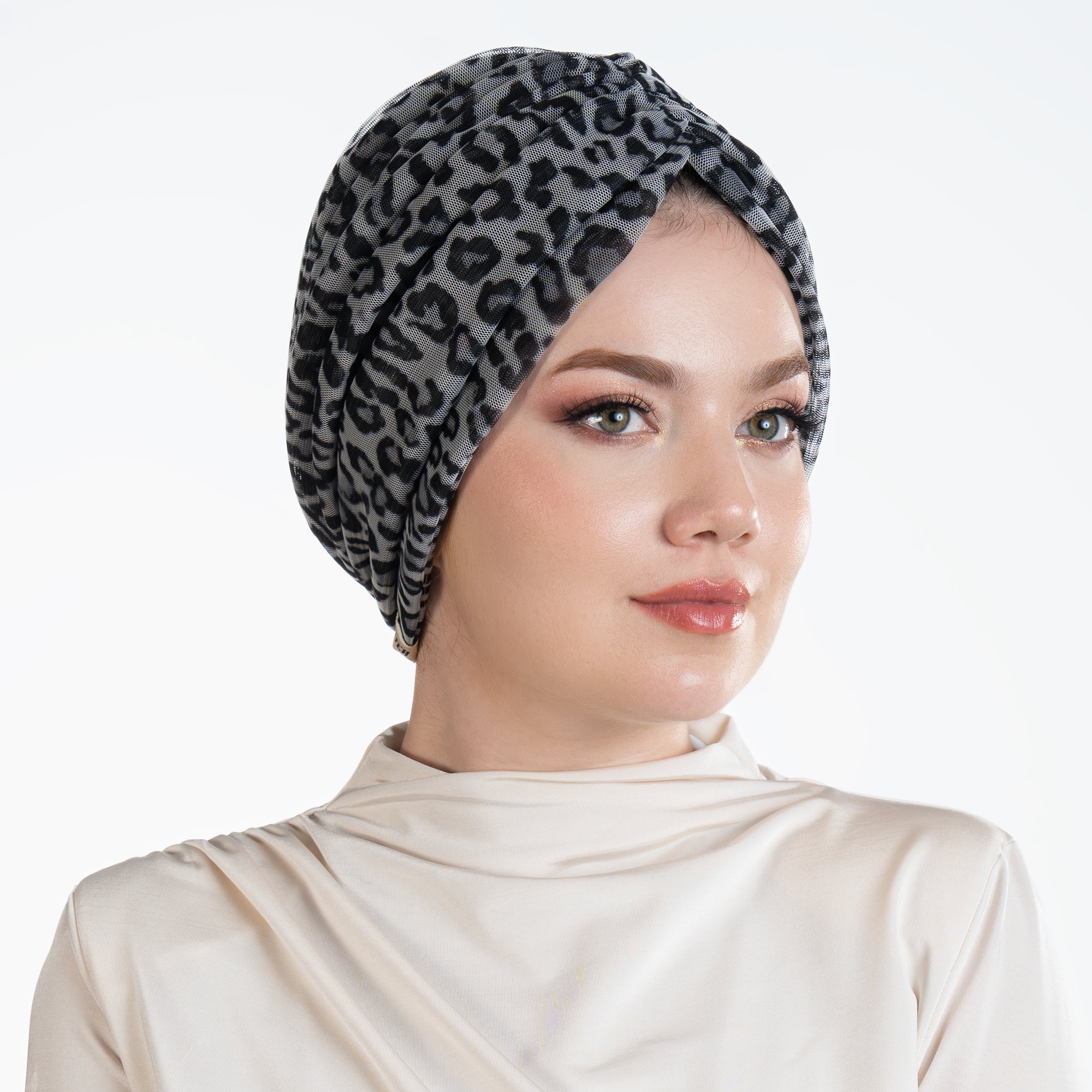 Milano Büzgülü Bone - Leopar Desenli Hafif Örme Kumaş