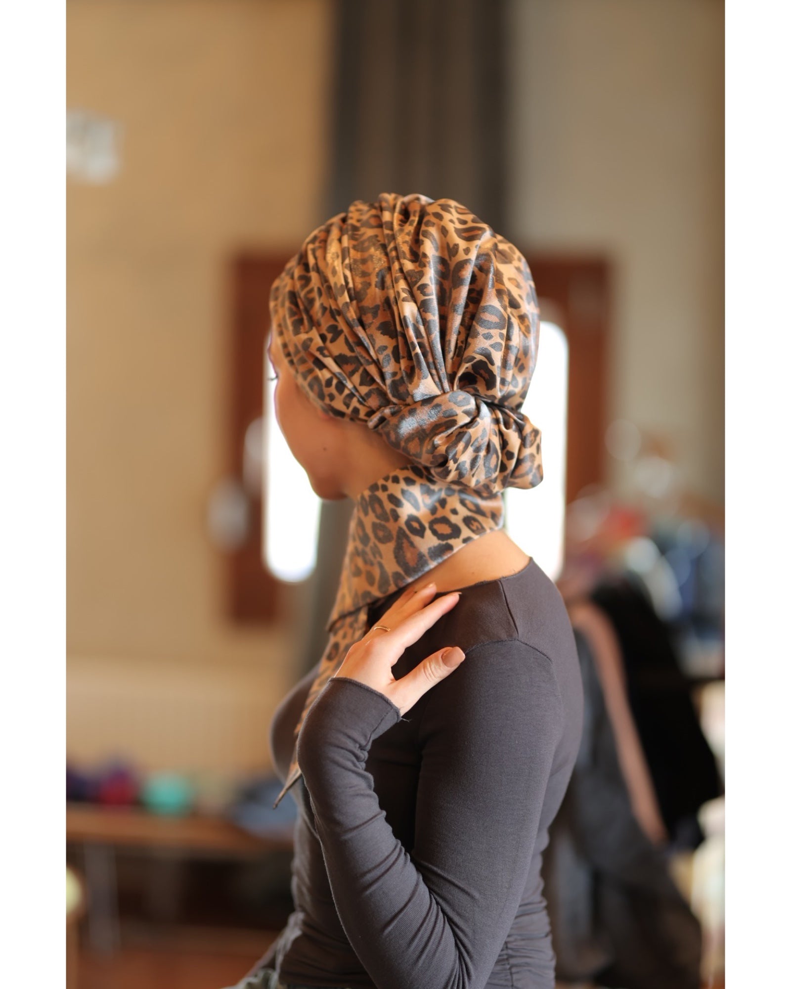 Esra Tokelli Leopar Desenli Penye Astarlı Büzgülü Bone - Kullanıma Hazır Bone - Çok Renkli - BitterColors