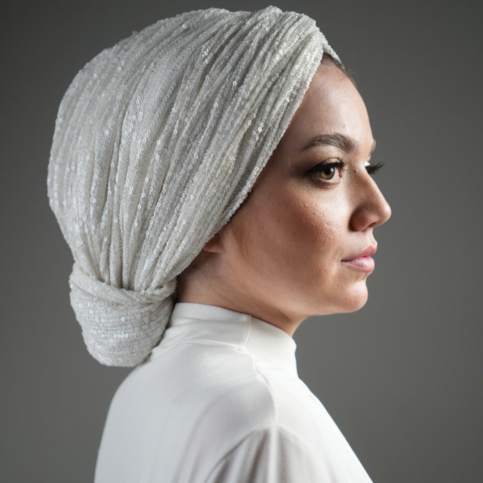 Beyrut Topuzlu Bone - Pul Payet İşlemeli