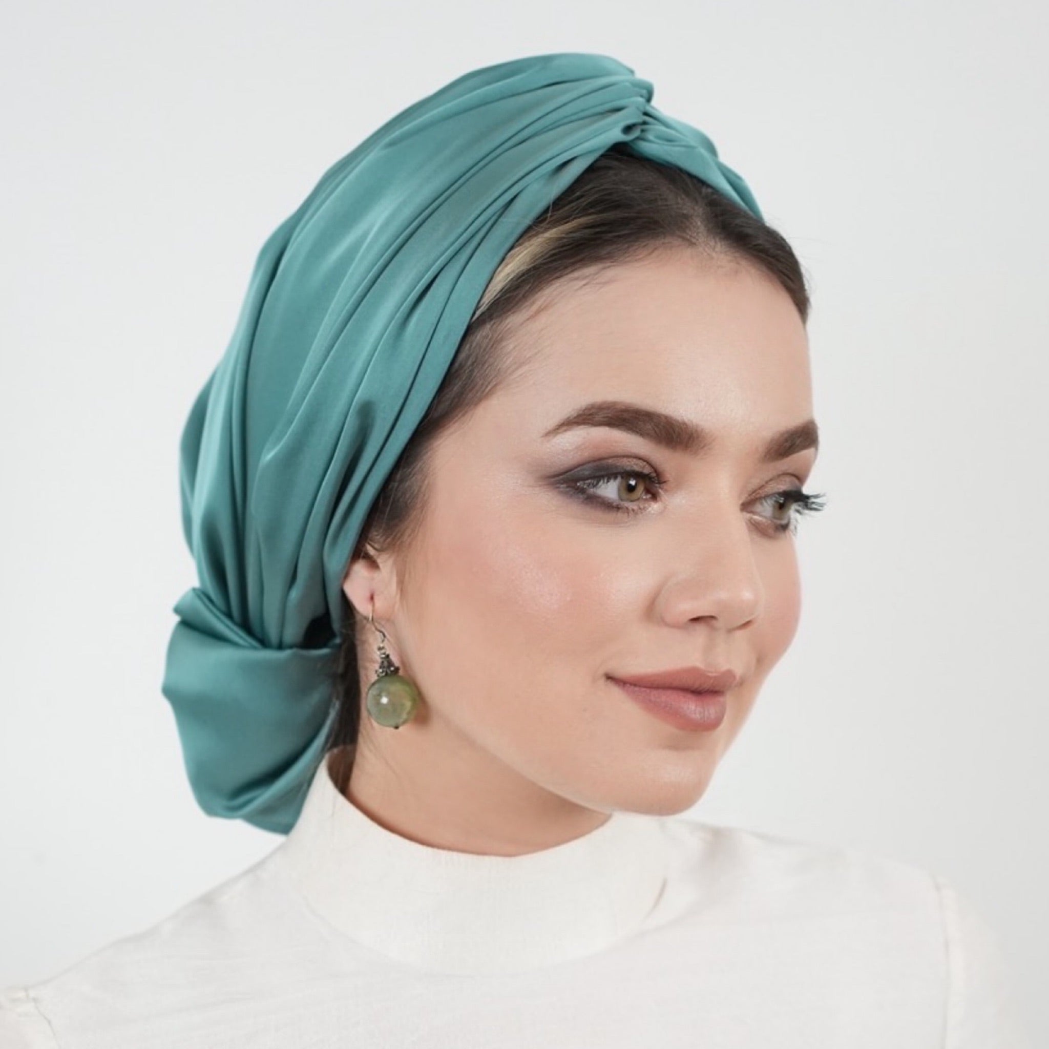 Abu Dhabi Ready-Made Bonnet - Lycra Satin Fabric - Black - BitterColors