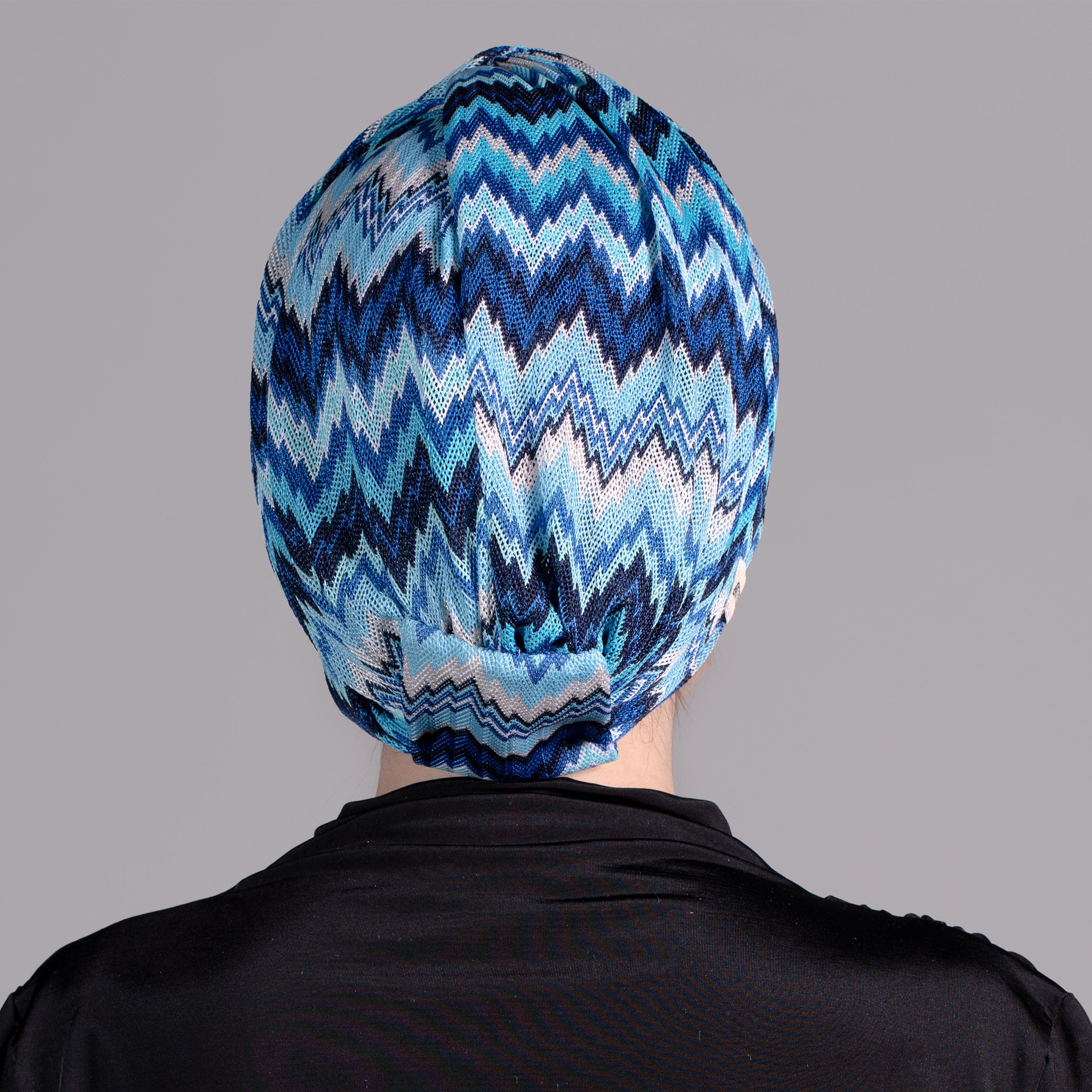 Barcelona Burgulu Bone - Mavi Zikzak Desenli Örme Kumaş