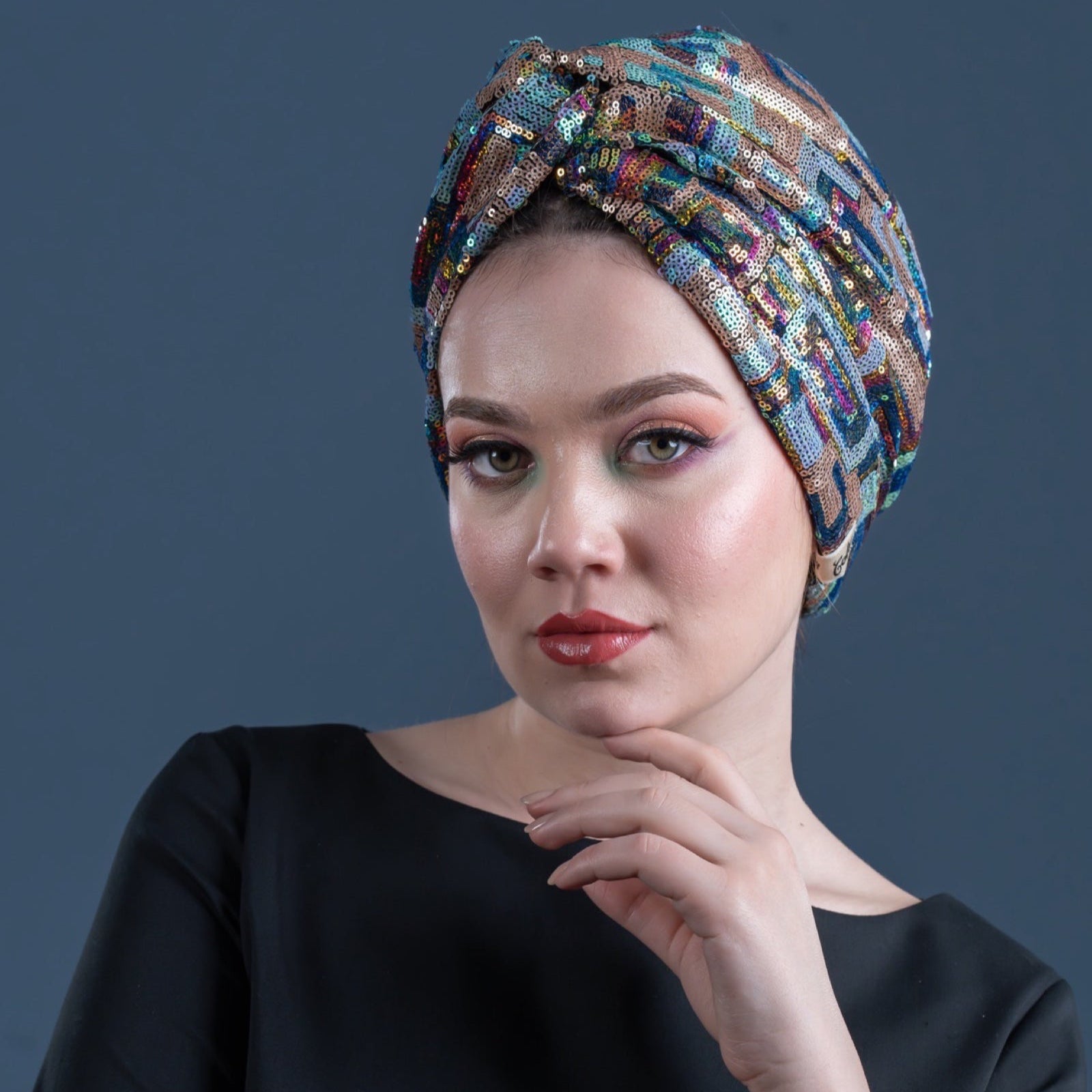 Roma Işıltılı Bone - Çok Renkli Pul Payet Kumaş