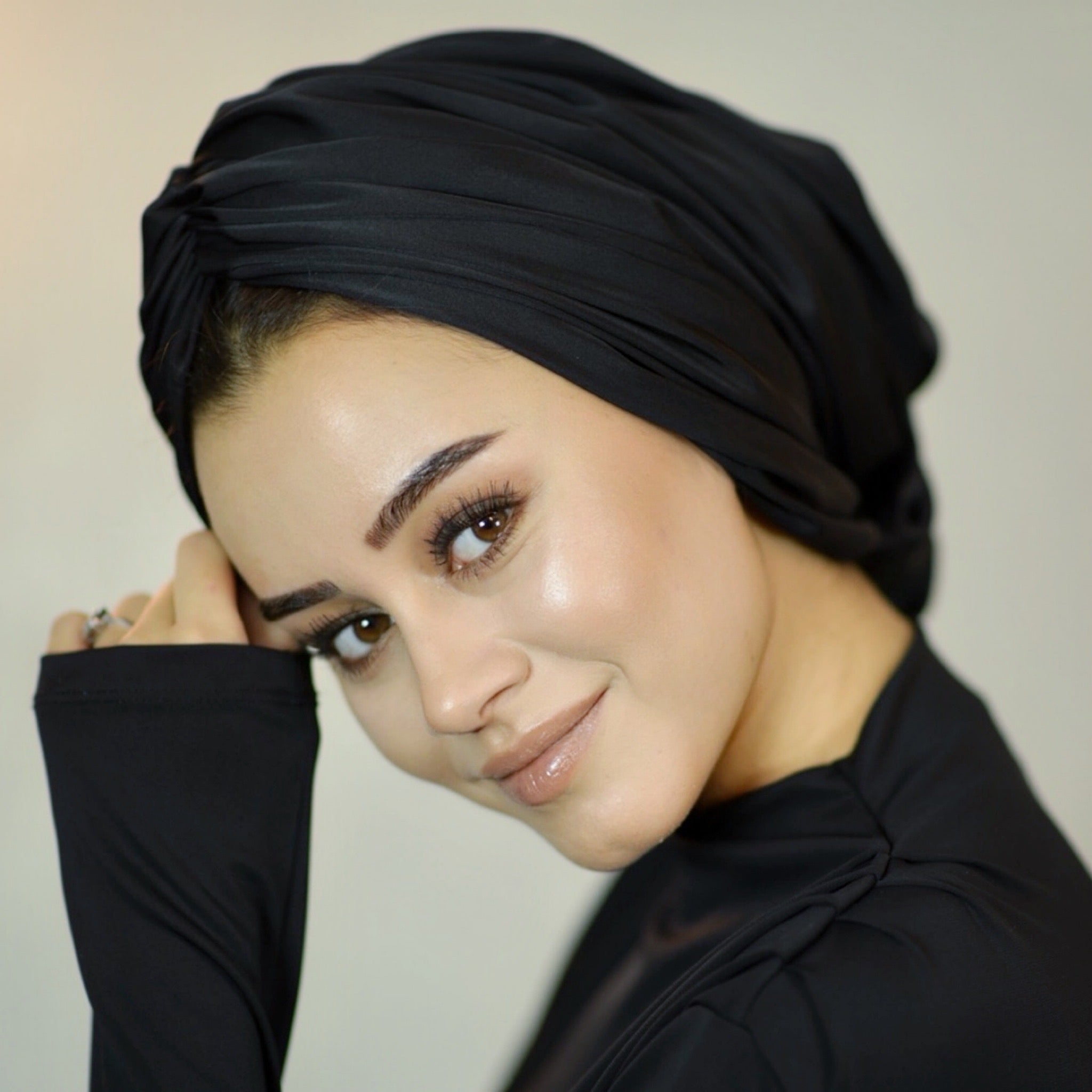 Abu Dhabi Ready-Made Bonnet - Lycra Satin Fabric - Black - BitterColors