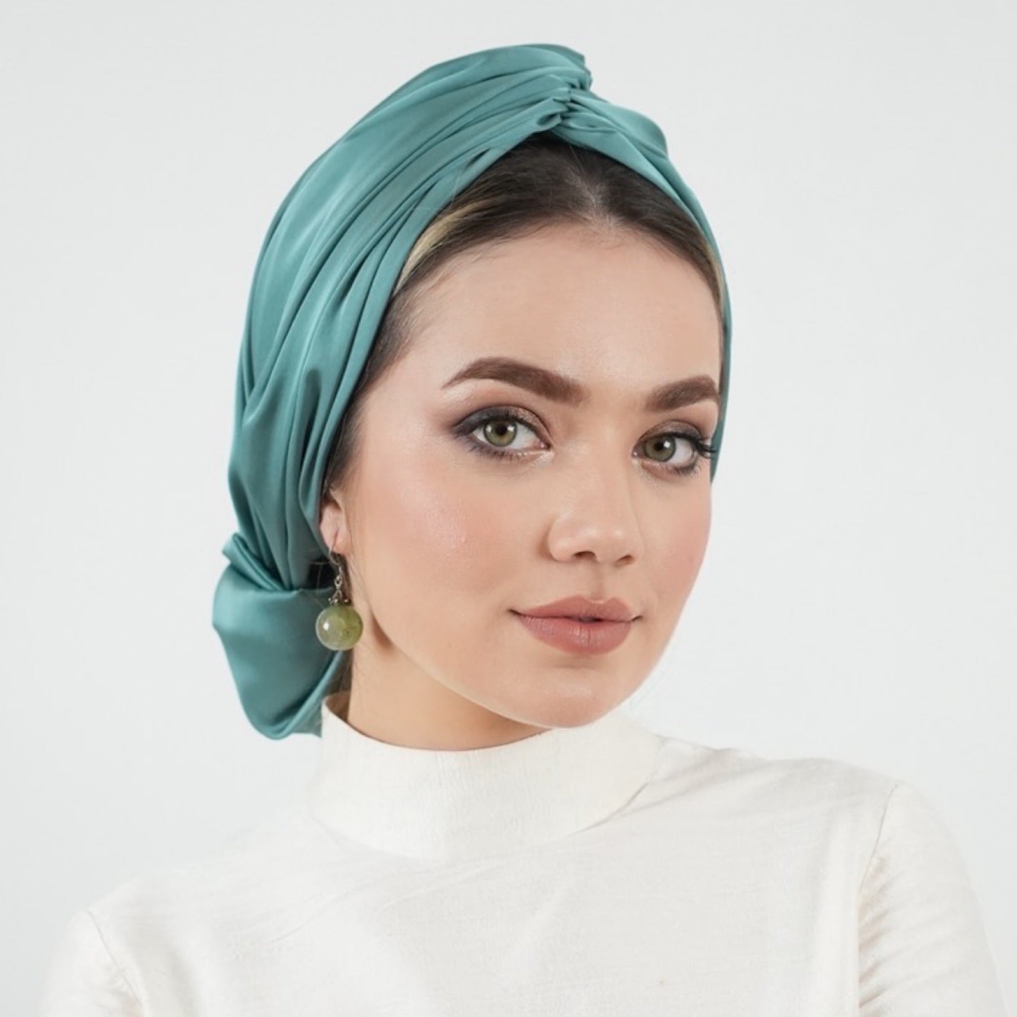 Abu Dhabi Ready-Made Bonnet - Lycra Satin Fabric - Black - BitterColors