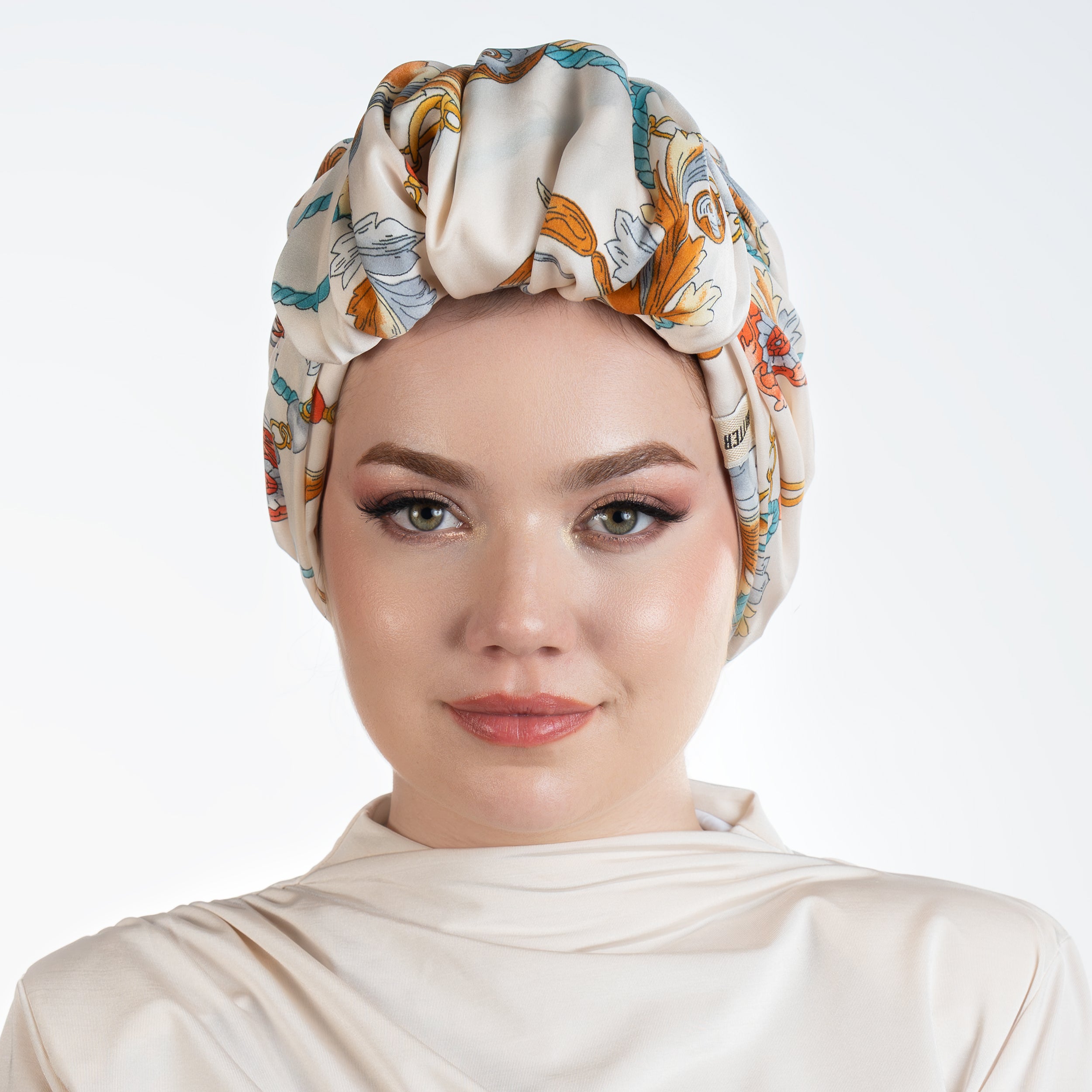 Beyrut Topuzlu Bone – Zincir Desenli Cupra Kumaş