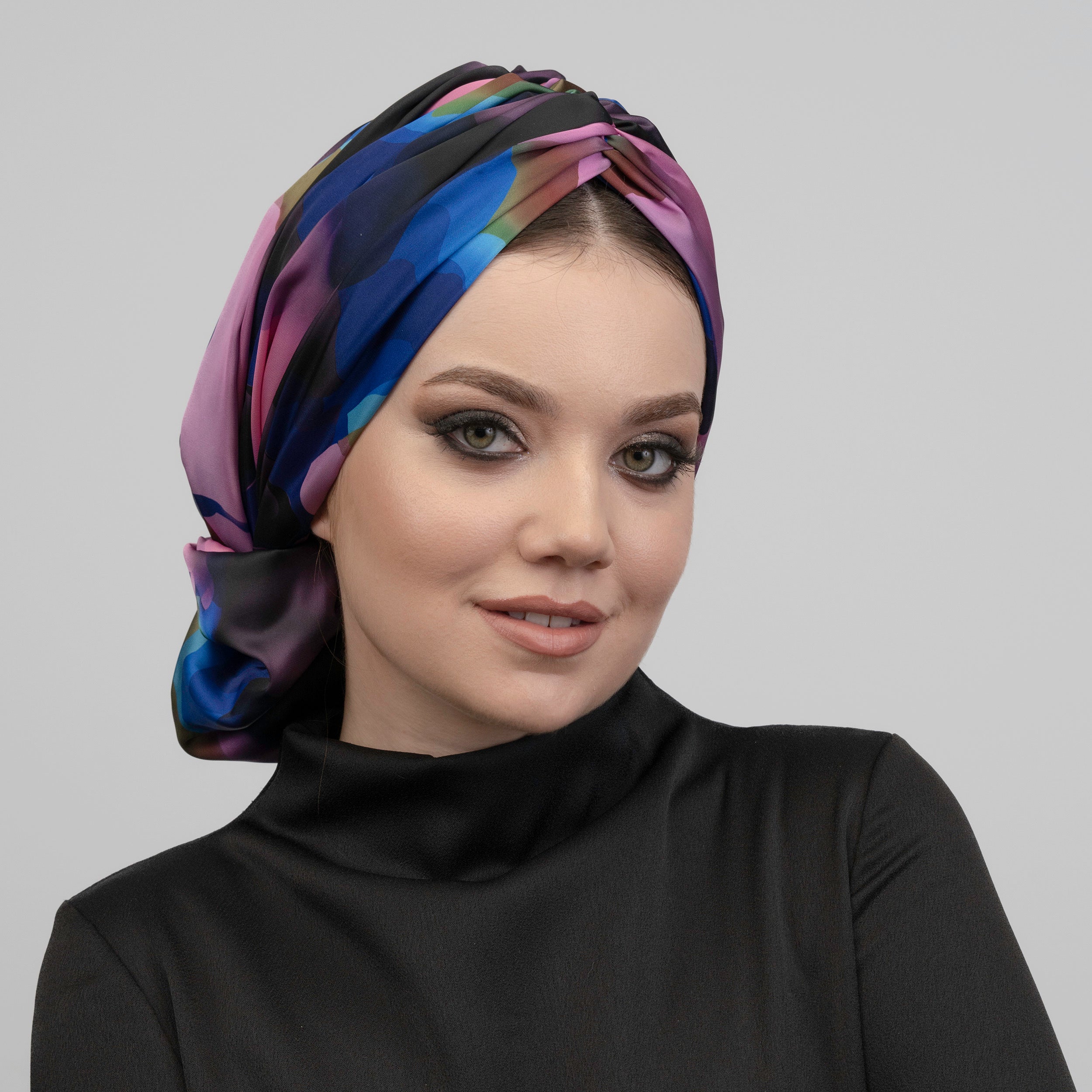 Abu Dabi - İpek Saten Topuzlu Bone