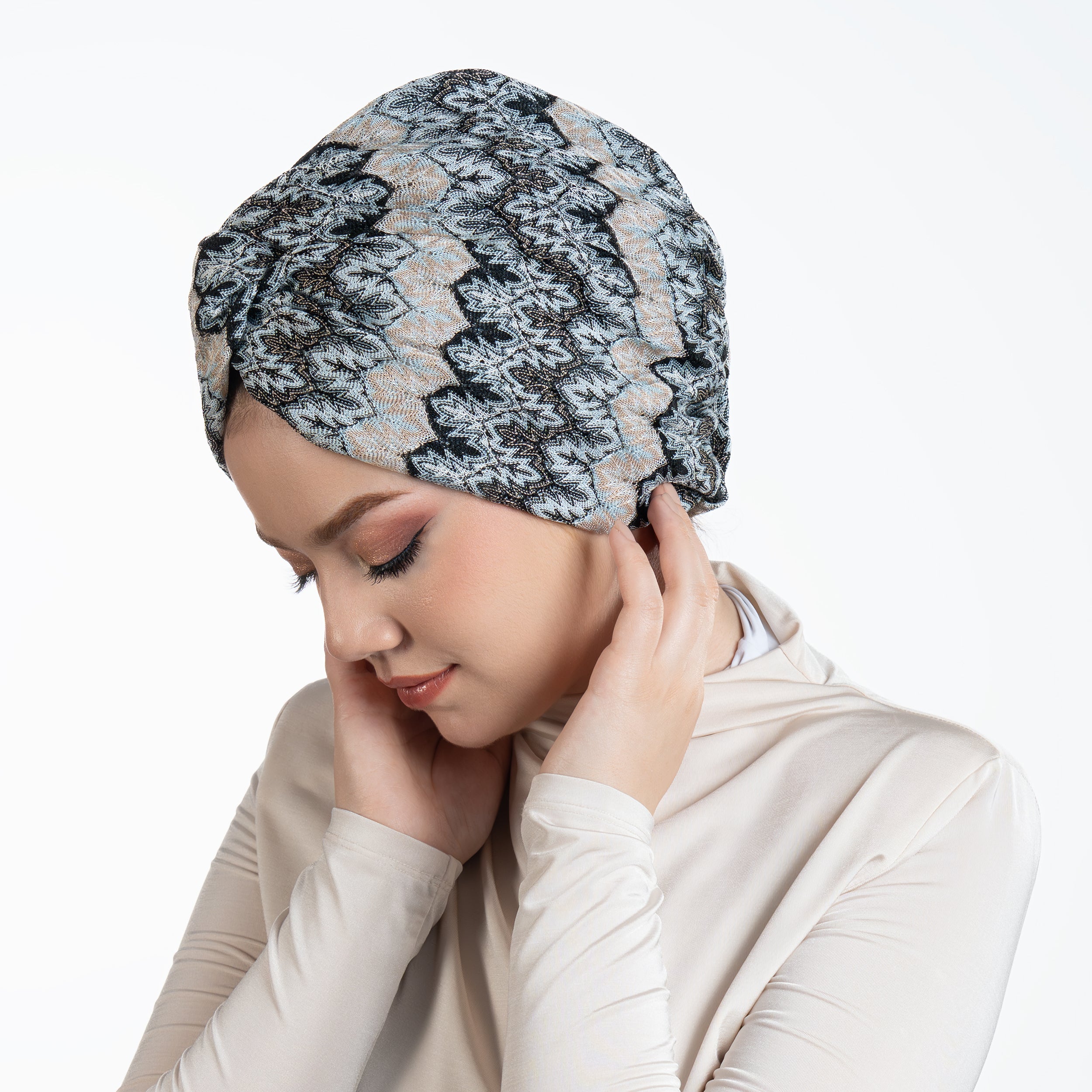 Barcelona Burgulu Bone - Buz Mavisi Zikzak Desenli Örme Kumaş