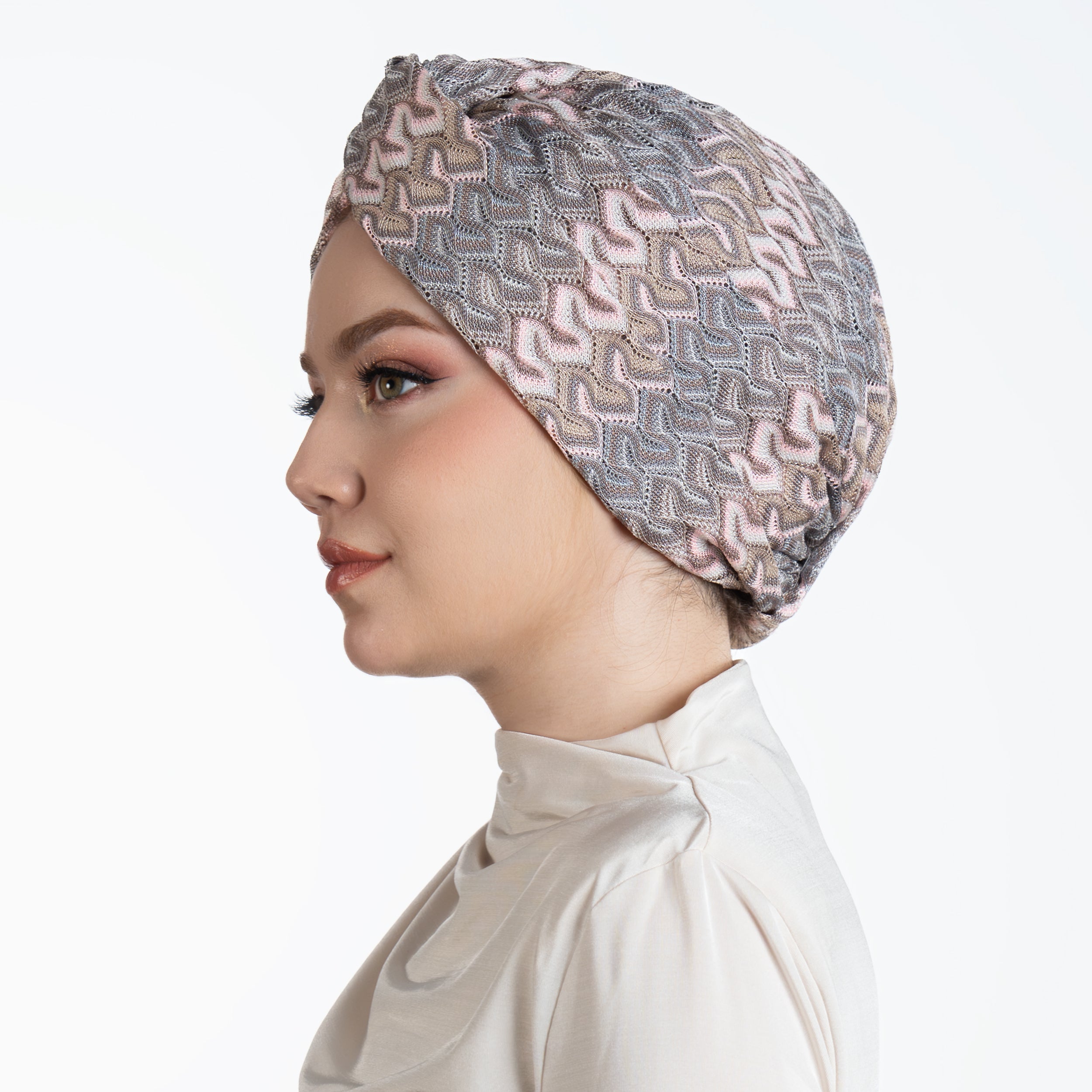 Barcelona Burgulu Bone - Pembe Gri Zikzak Desenli Örme Kumaş