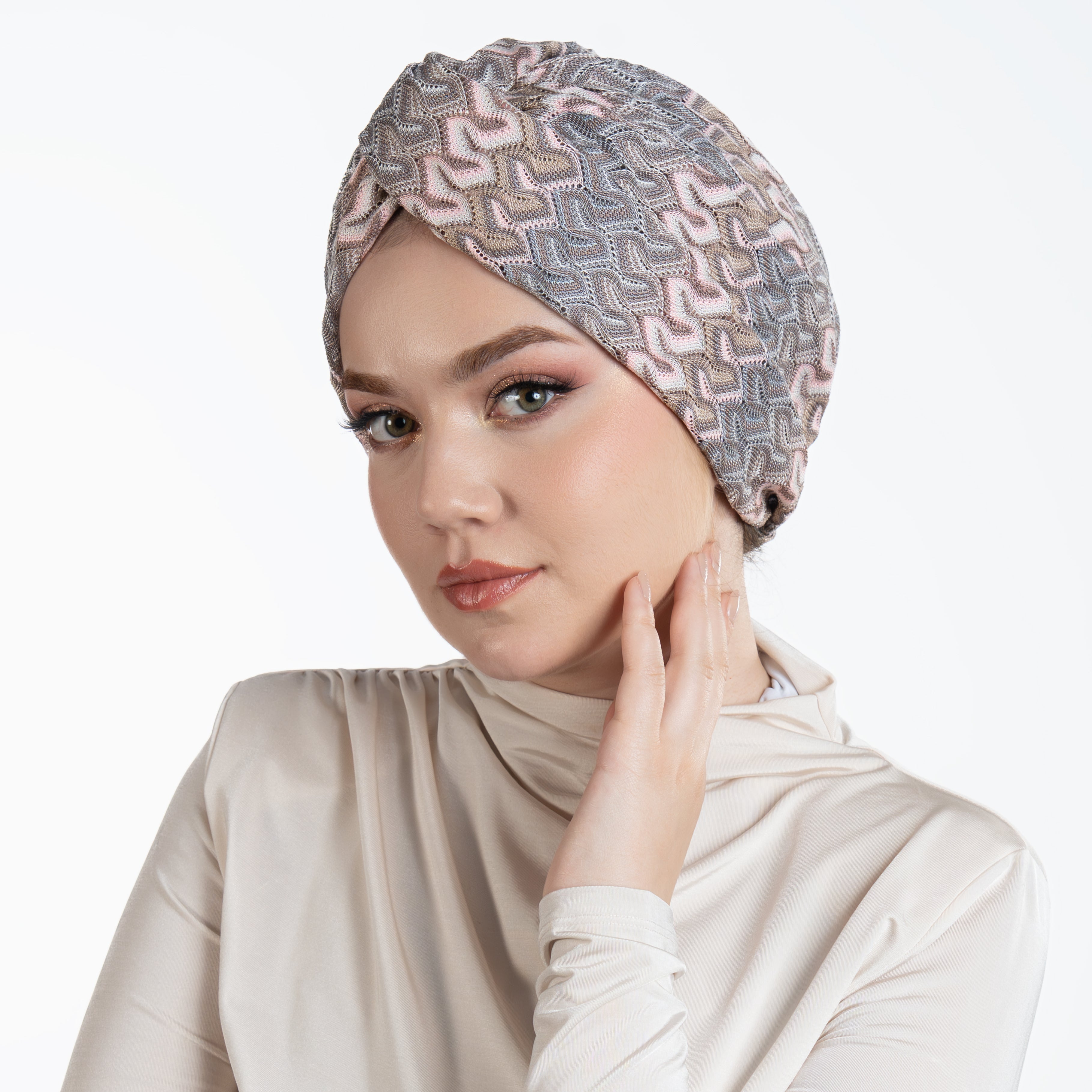 Barcelona Burgulu Bone - Pembe Gri Zikzak Desenli Örme Kumaş