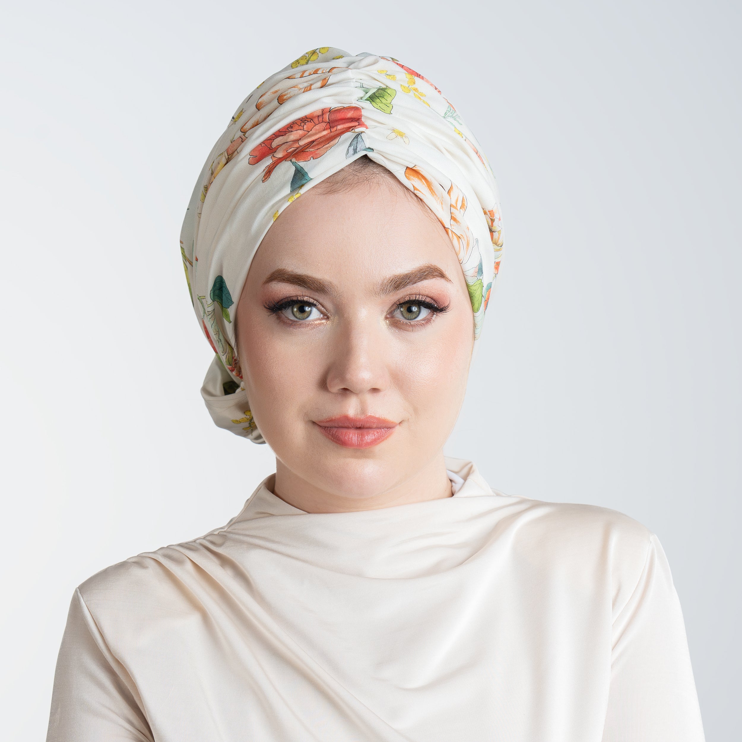 Beyrut Topuzlu Bone – Çiçek Desenli Cupra Kumaş