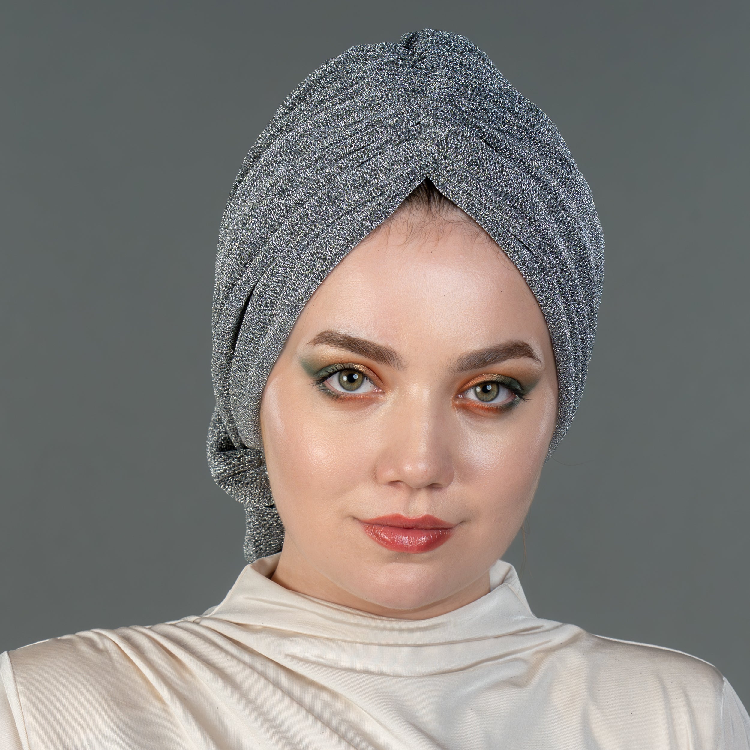 Beyrut Günlük Şık Topuzlu Bone - Simli Kumaş