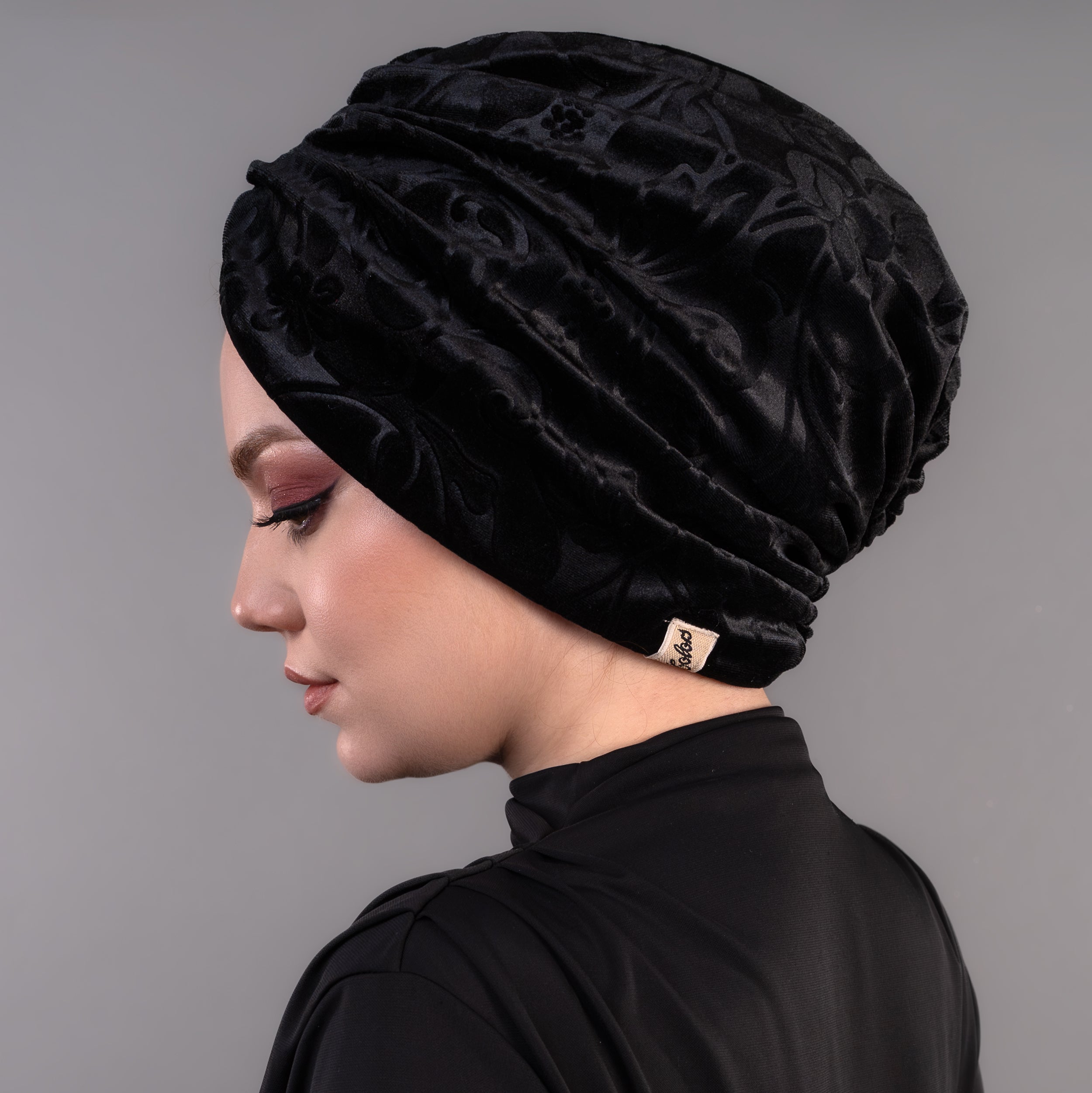 Milano Büzgülü Bone - Çiçek Desenli Siyah Kadife