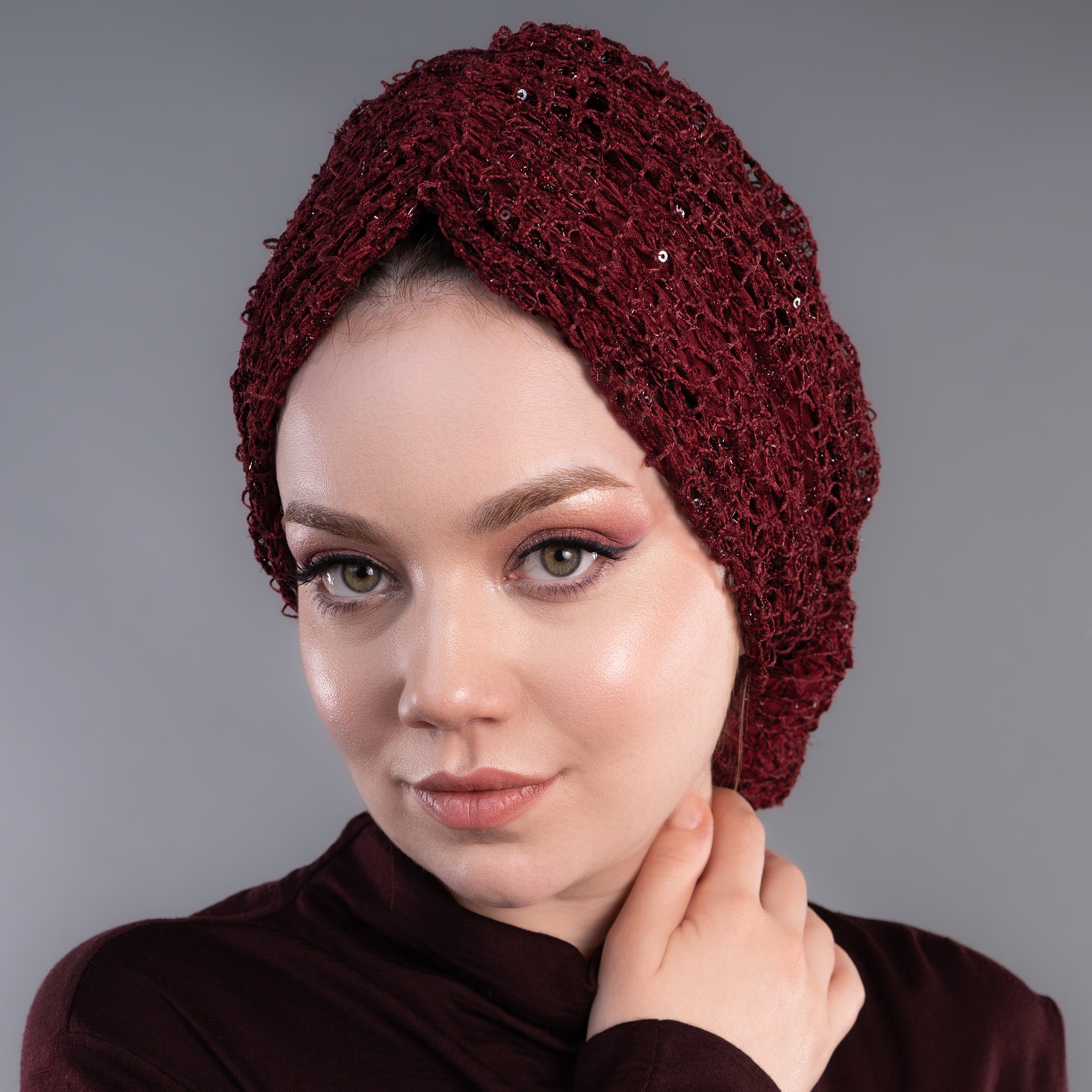 Beyrut Topuzlu Bone - Pul İşlemeli Dantel Kumaş