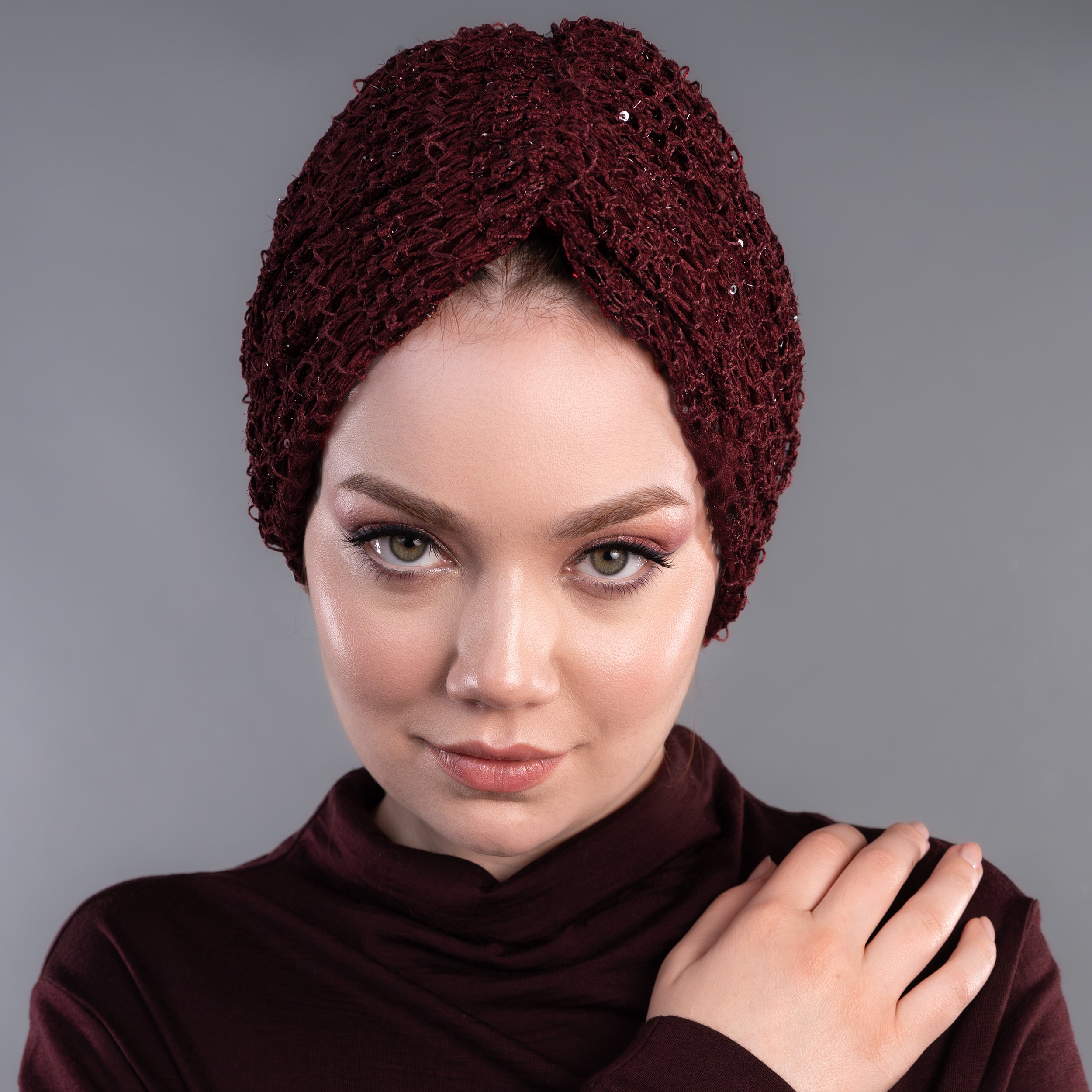 Beyrut Topuzlu Bone - Pul İşlemeli Dantel Kumaş