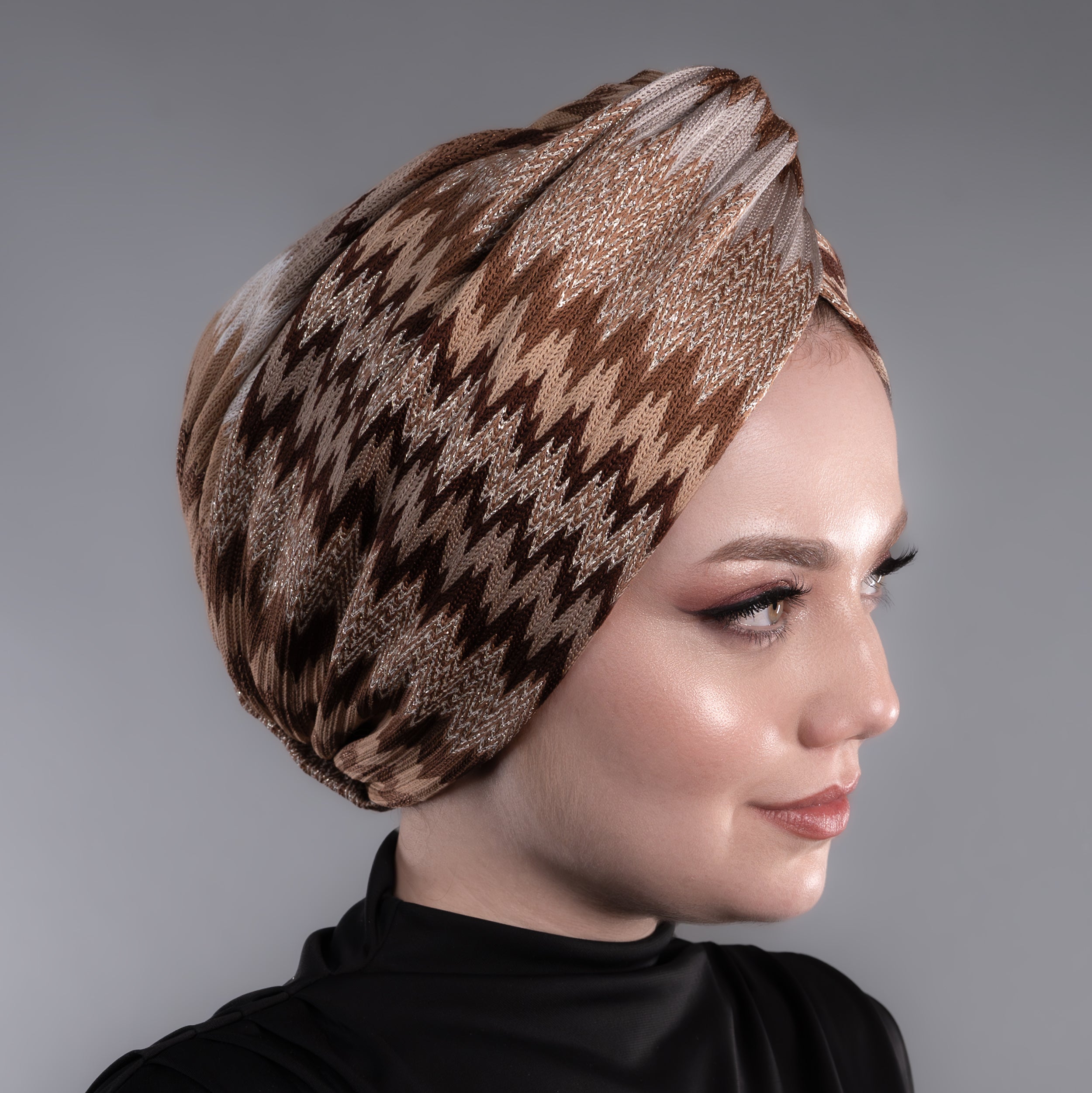 Barcelona Burgulu Bone - Kahve Zikzak Desenli Örme Kumaş