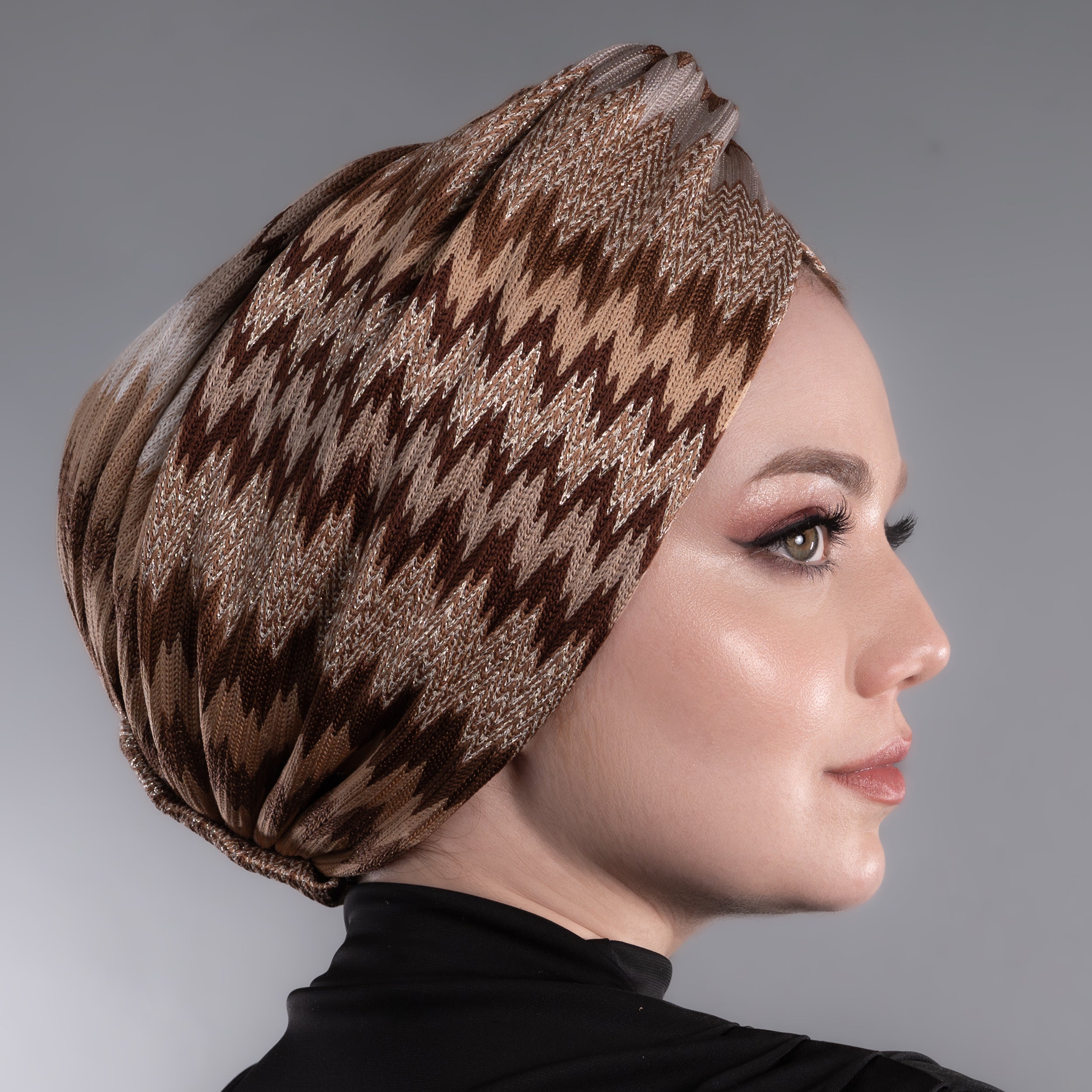 Barcelona Burgulu Bone - Kahve Zikzak Desenli Örme Kumaş