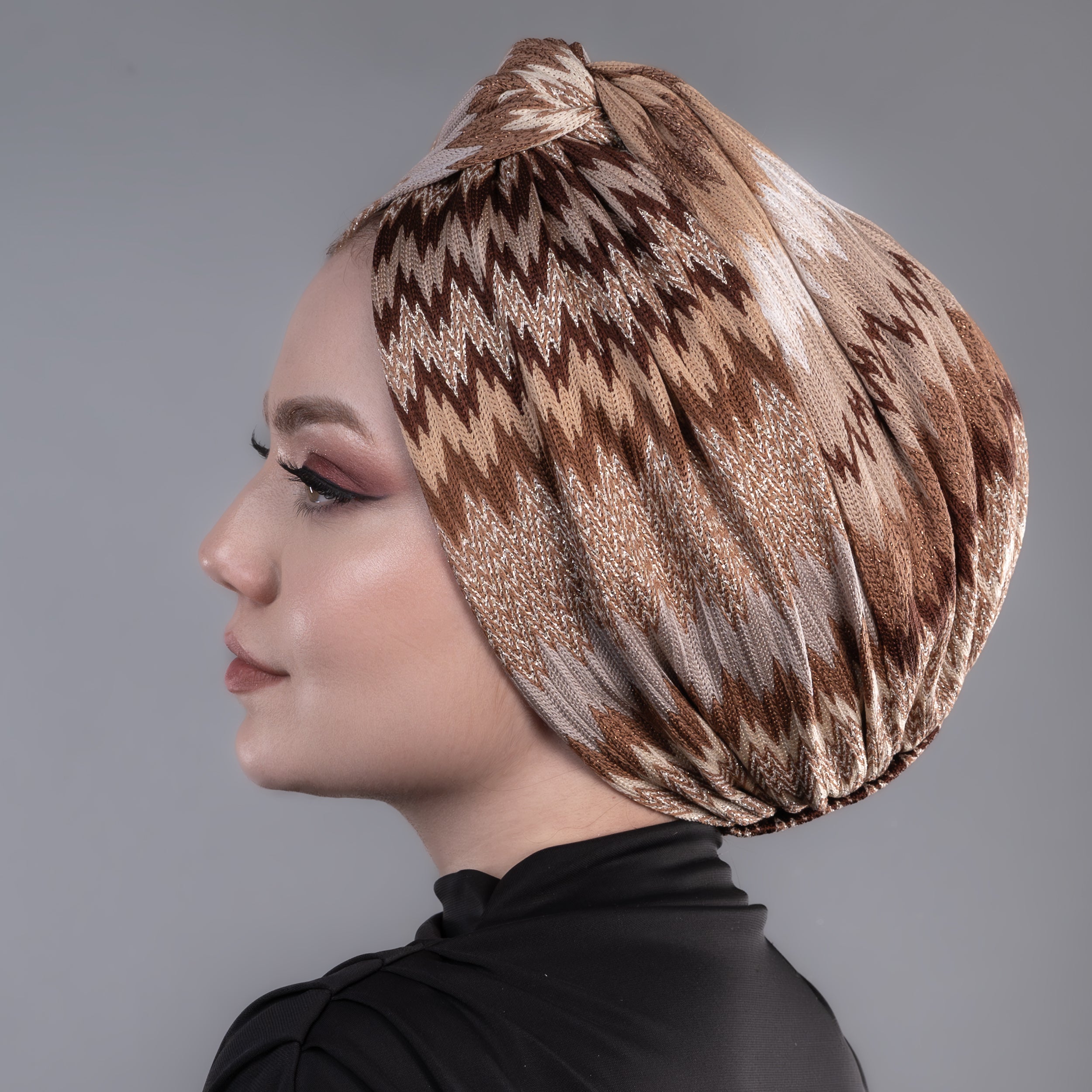 Barcelona Burgulu Bone - Kahve Zikzak Desenli Örme Kumaş