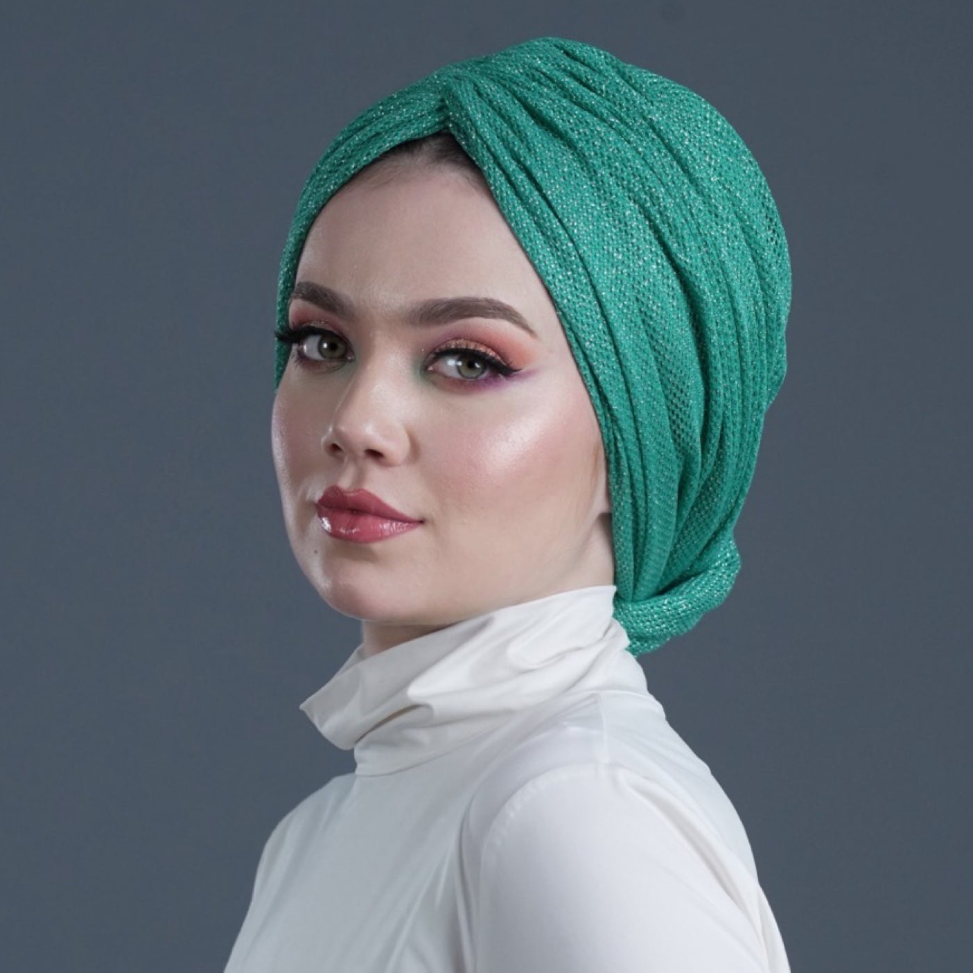 Beyrut Topuzlu Bone - Penye Astarlı - Simli Örme Kumaş