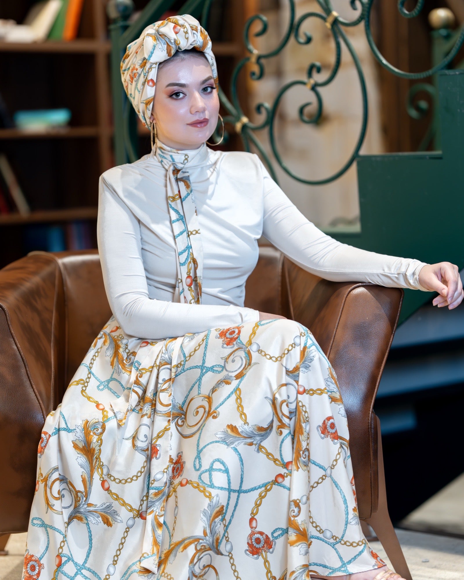 Beyrut Topuzlu Bone – Zincir Desenli Cupra Kumaş