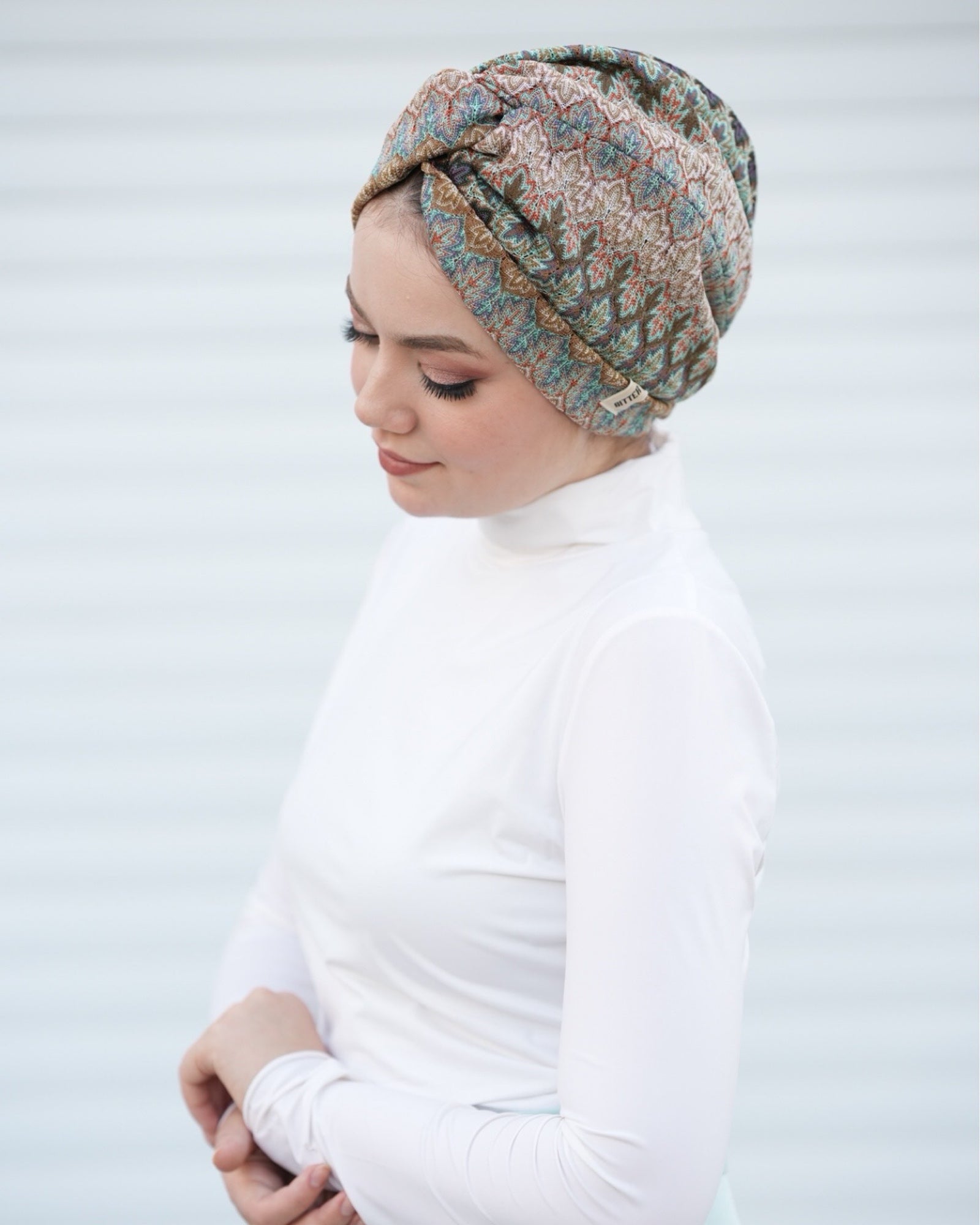 Barcelona Burgulu Bone - Mint Yeşili Zikzak Desenli Örme Kumaş