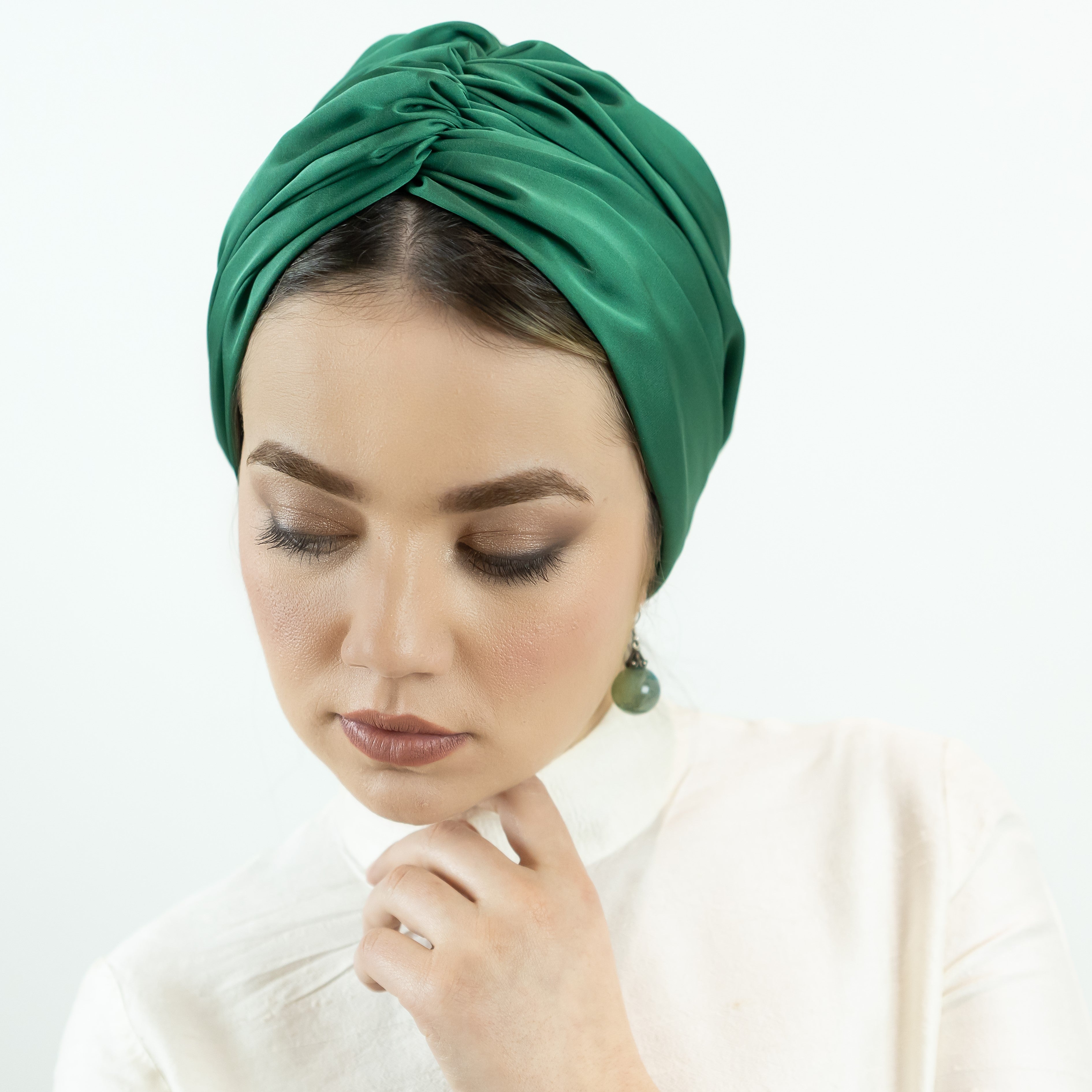 Abu Dhabi Ready-Made Bonnet - Lycra Satin Fabric - Black - BitterColors