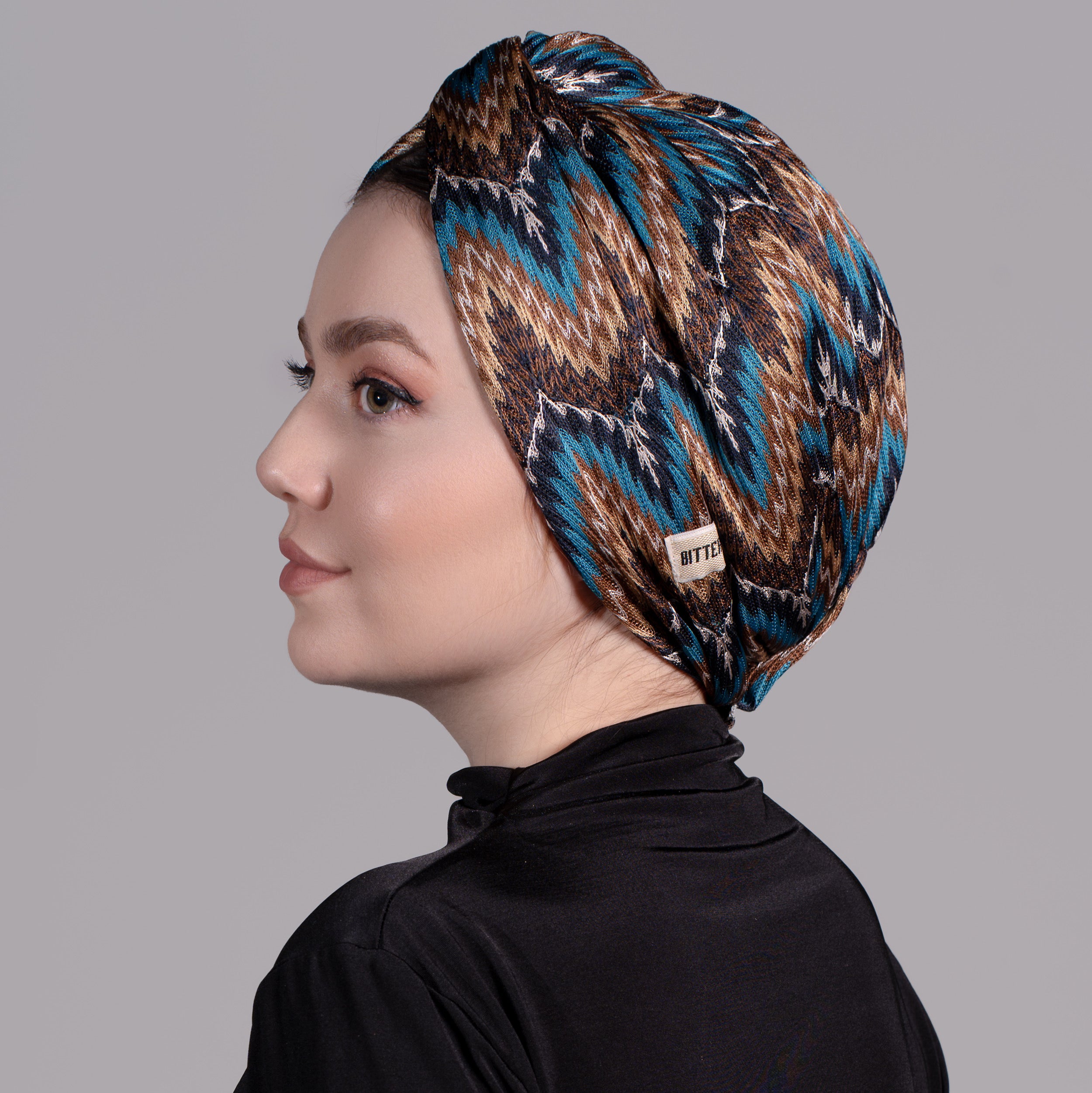 Barcelona Burgulu Bone - Kahve Mavi Zikzak Desenli Örme Kumaş