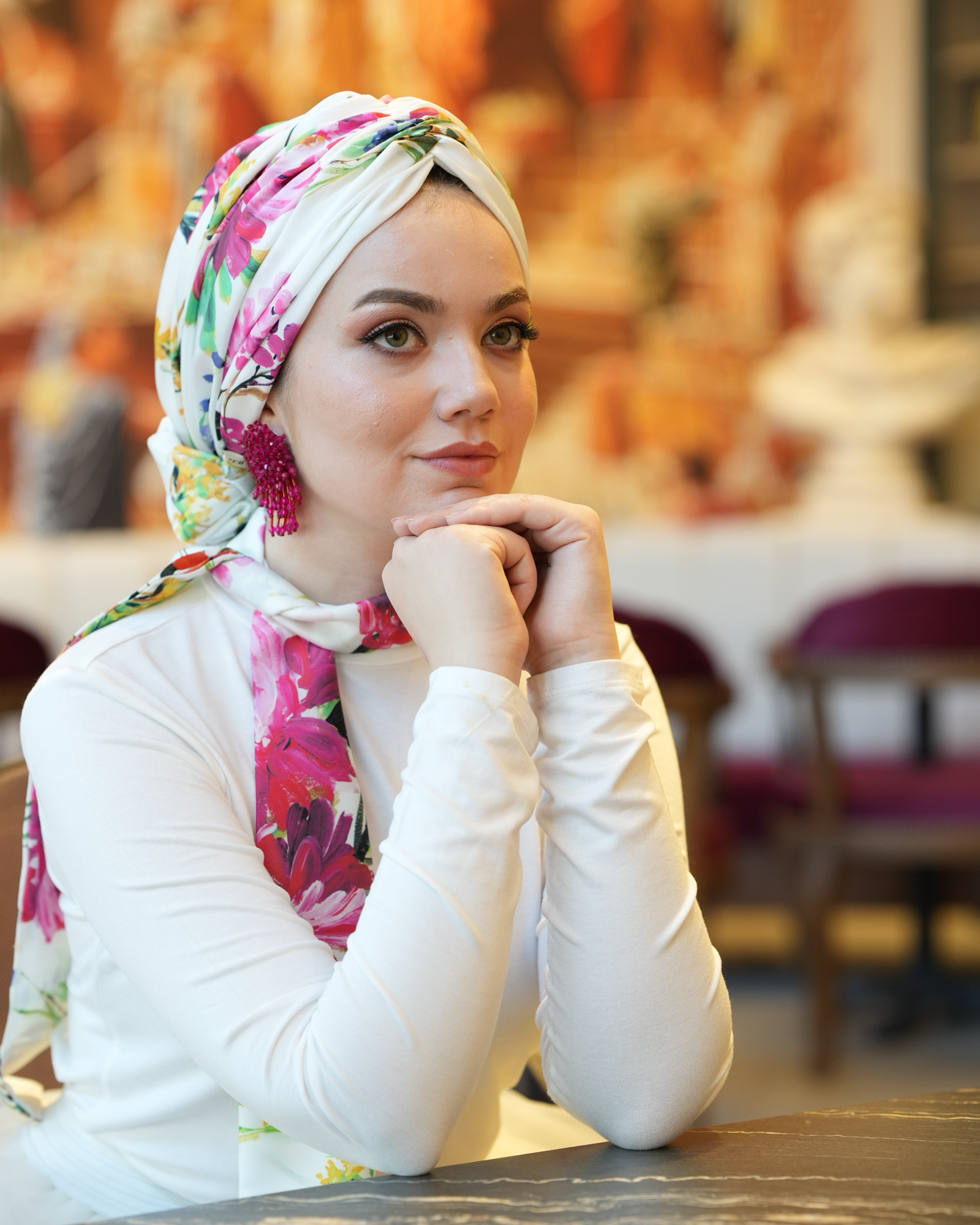 Beyrut Topuzlu Bone – Çiçek Desenli Cupra Kumaş