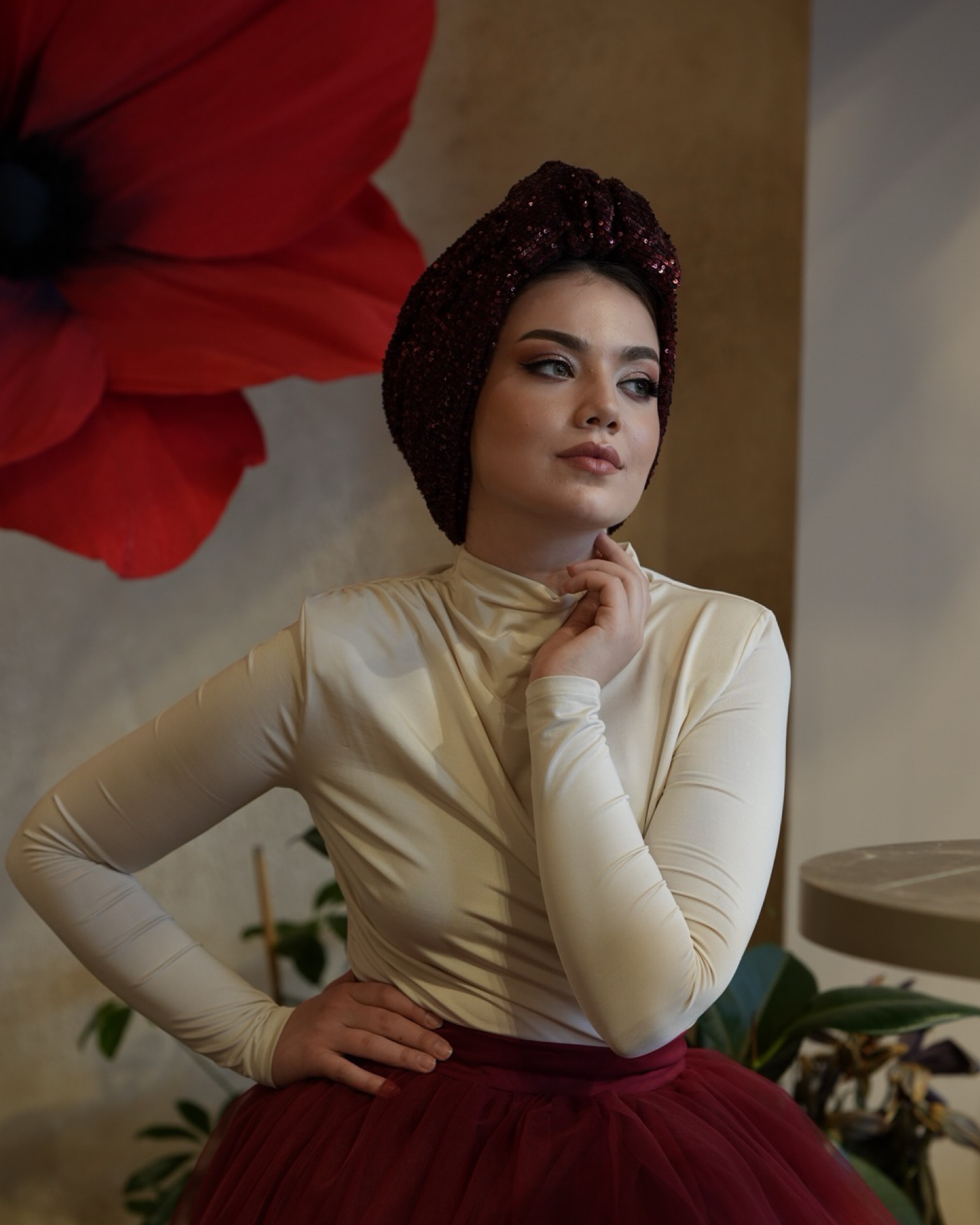 Beyrut Topuzlu Bone - Pul Payet İşlemeli