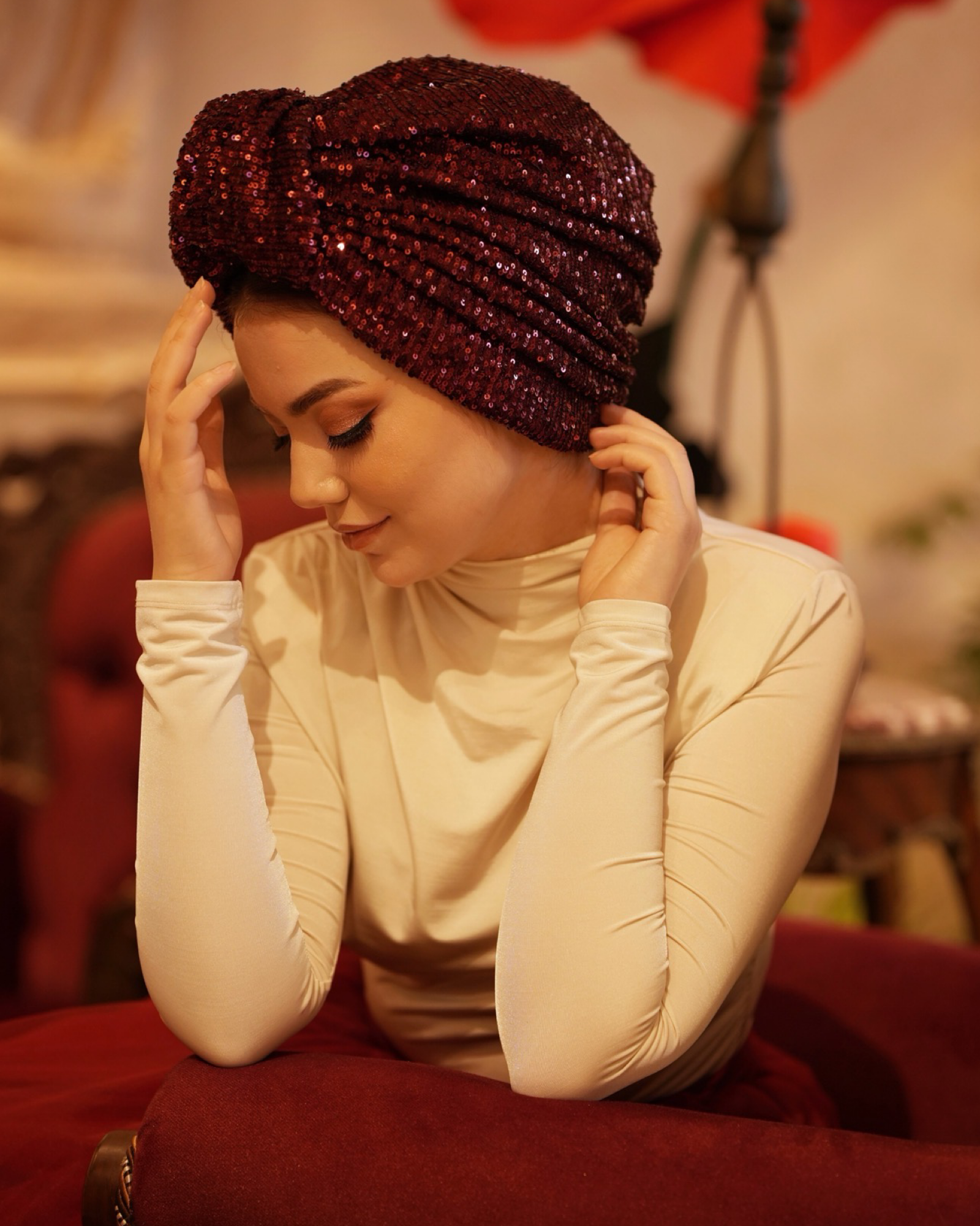 Beyrut Topuzlu Bone - Pul Payet İşlemeli