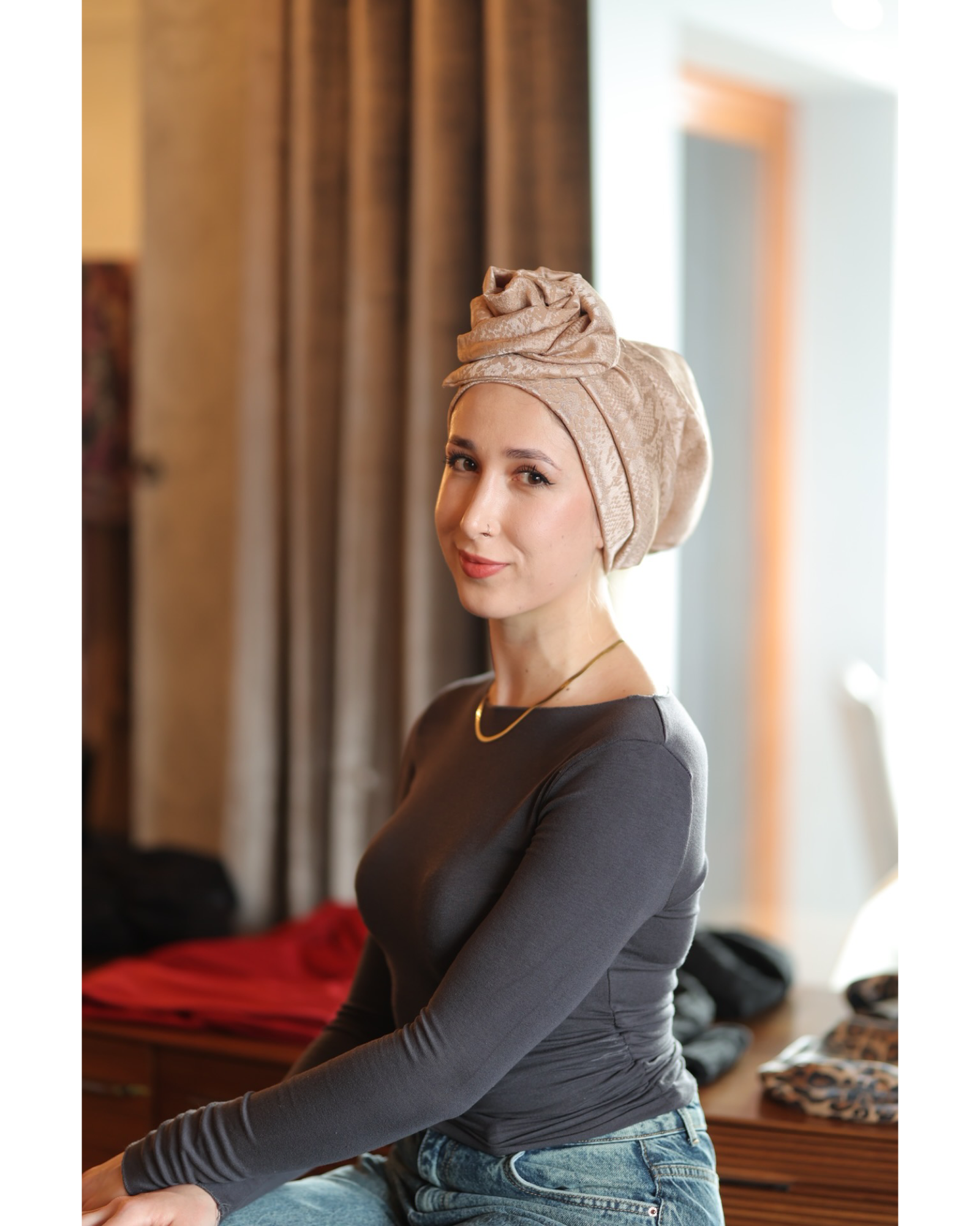 Esra Tokelli Snake Skin Patterned Easy-to-Shape Wire Bonnet - Satin Fabric - Black Color - BitterColors