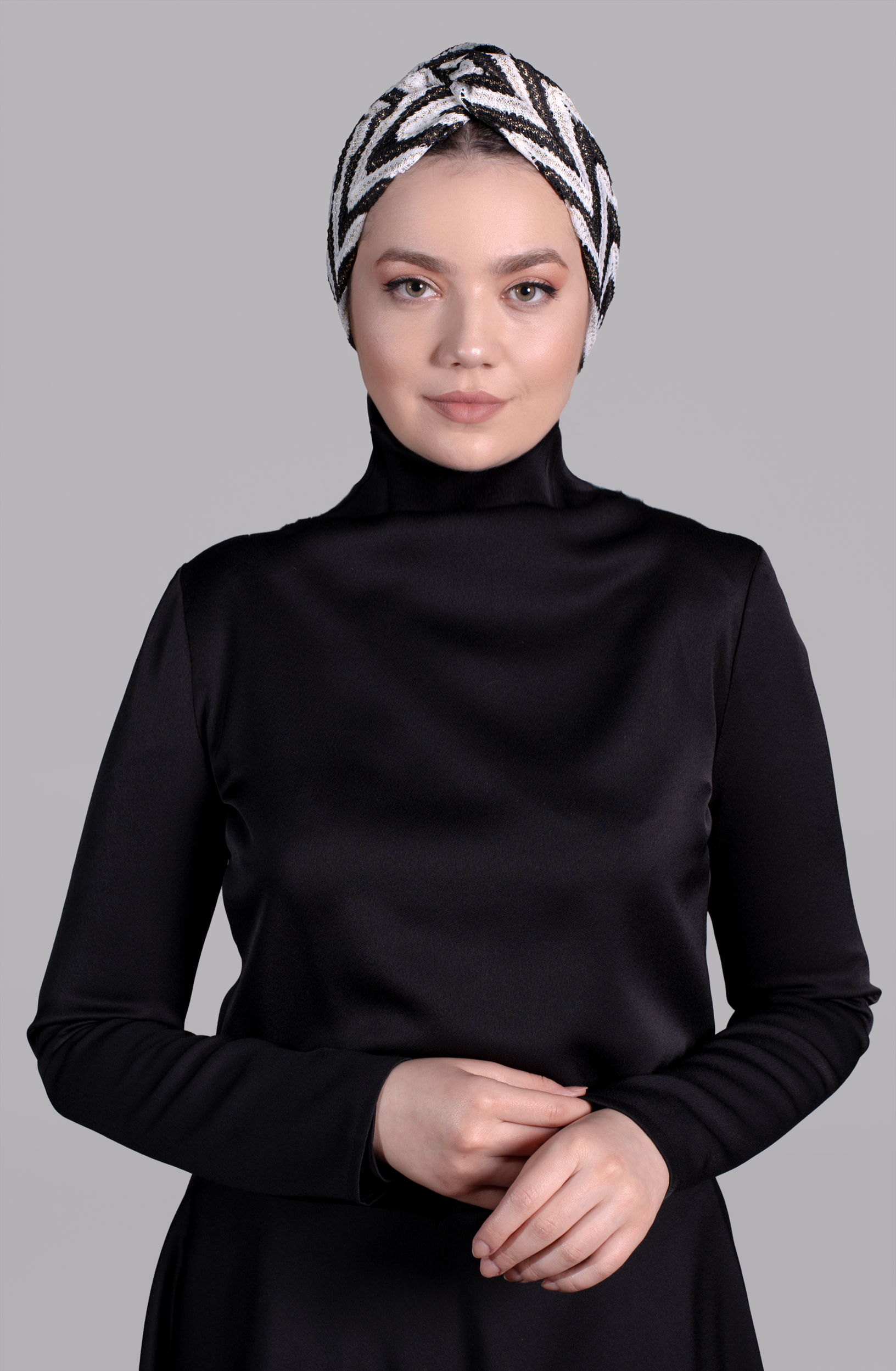 X Burgulu Büzgülü Bone – Zikzak Desenli Örme Kumaş