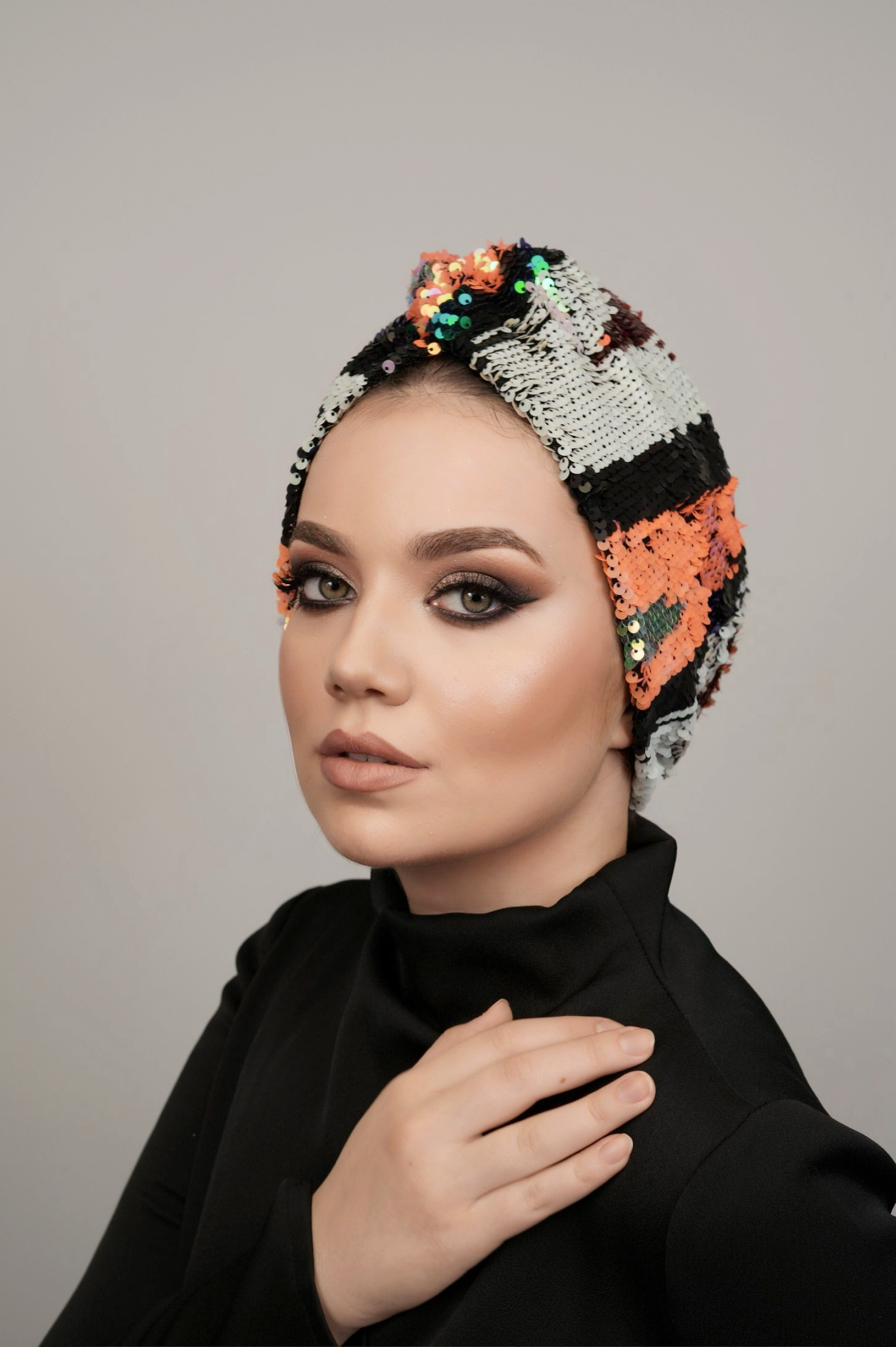 Roma Işıltılı Bone - Çok Renkli Pul Payet Kumaş