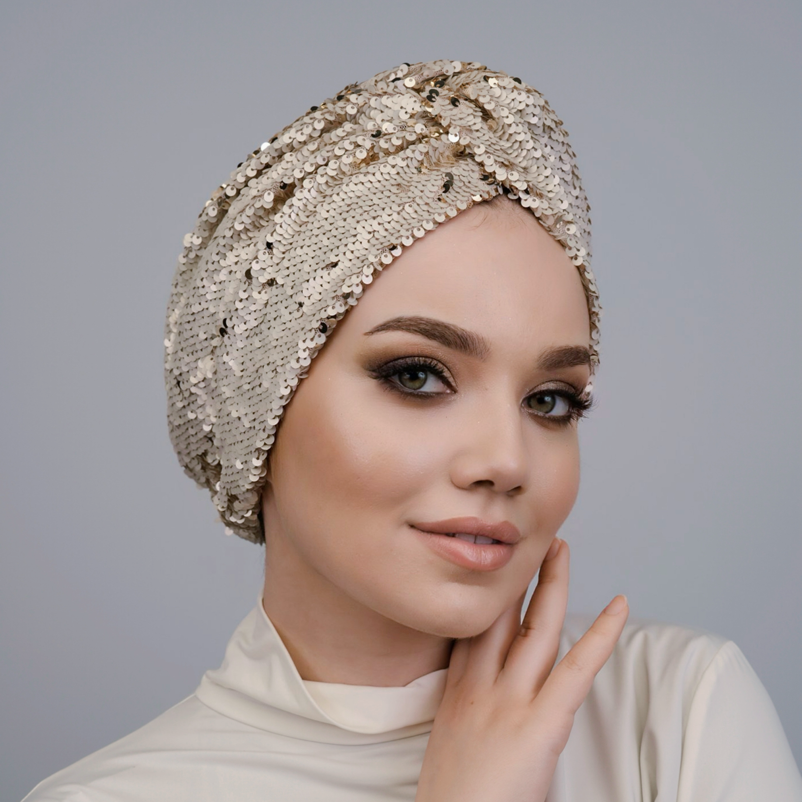 Roma Işıltılı Bone - Çok Renkli Pul Payet Kumaş