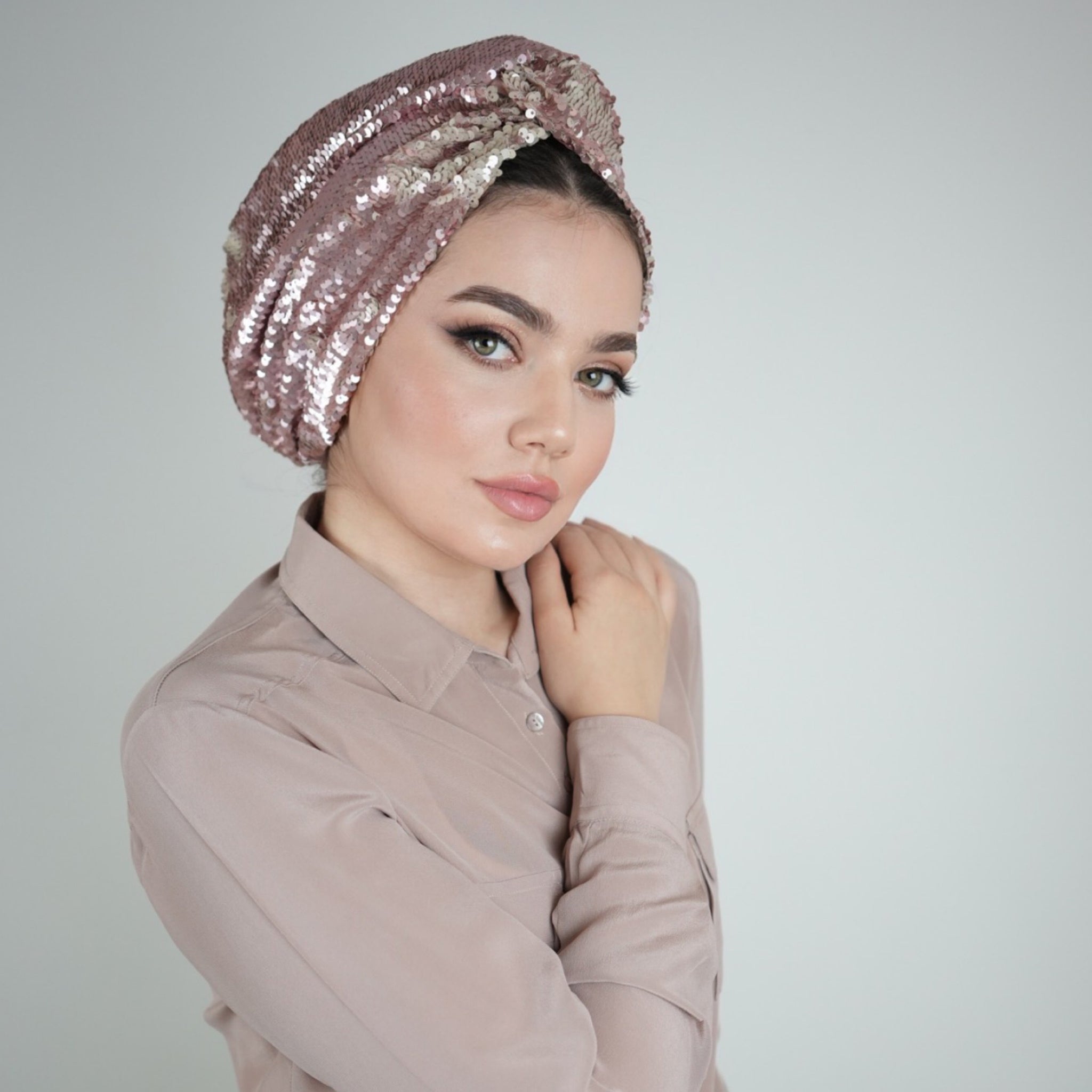 Roma Işıltılı Bone - Çok Renkli Pul Payet Kumaş